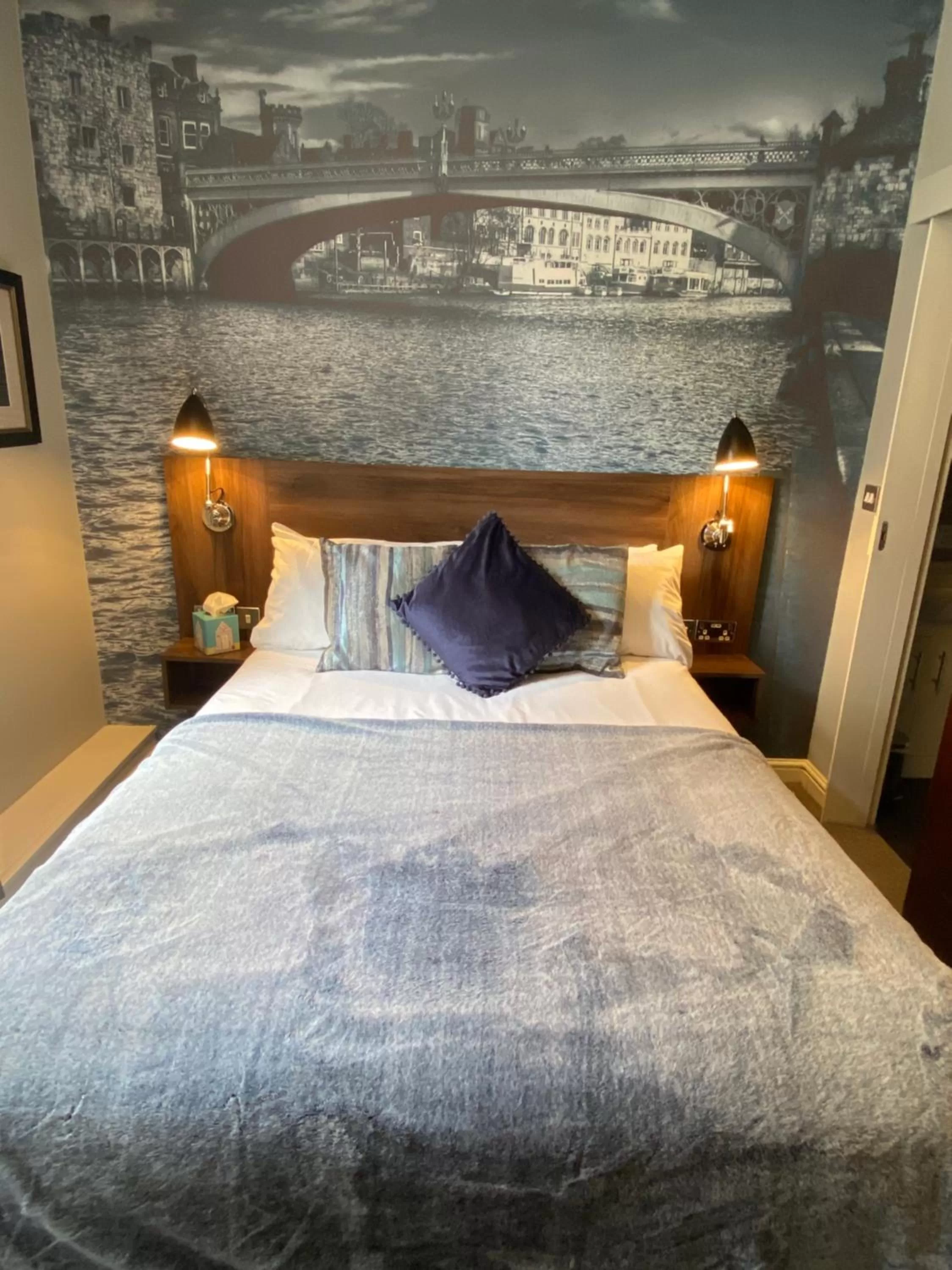 Bedroom, Bed in The Bootham Tavern - York