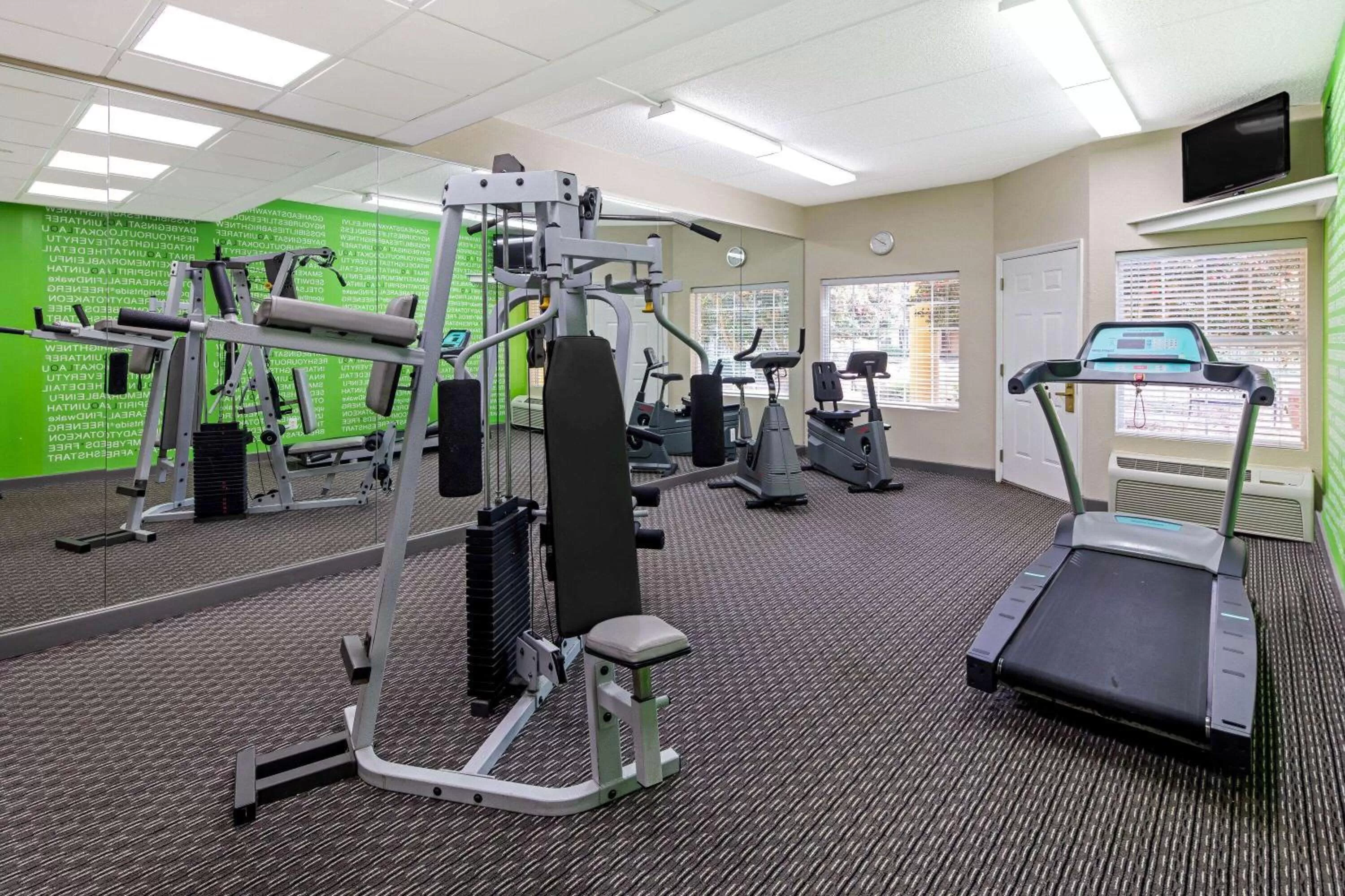 Fitness centre/facilities in La Quinta by Wyndham Macon