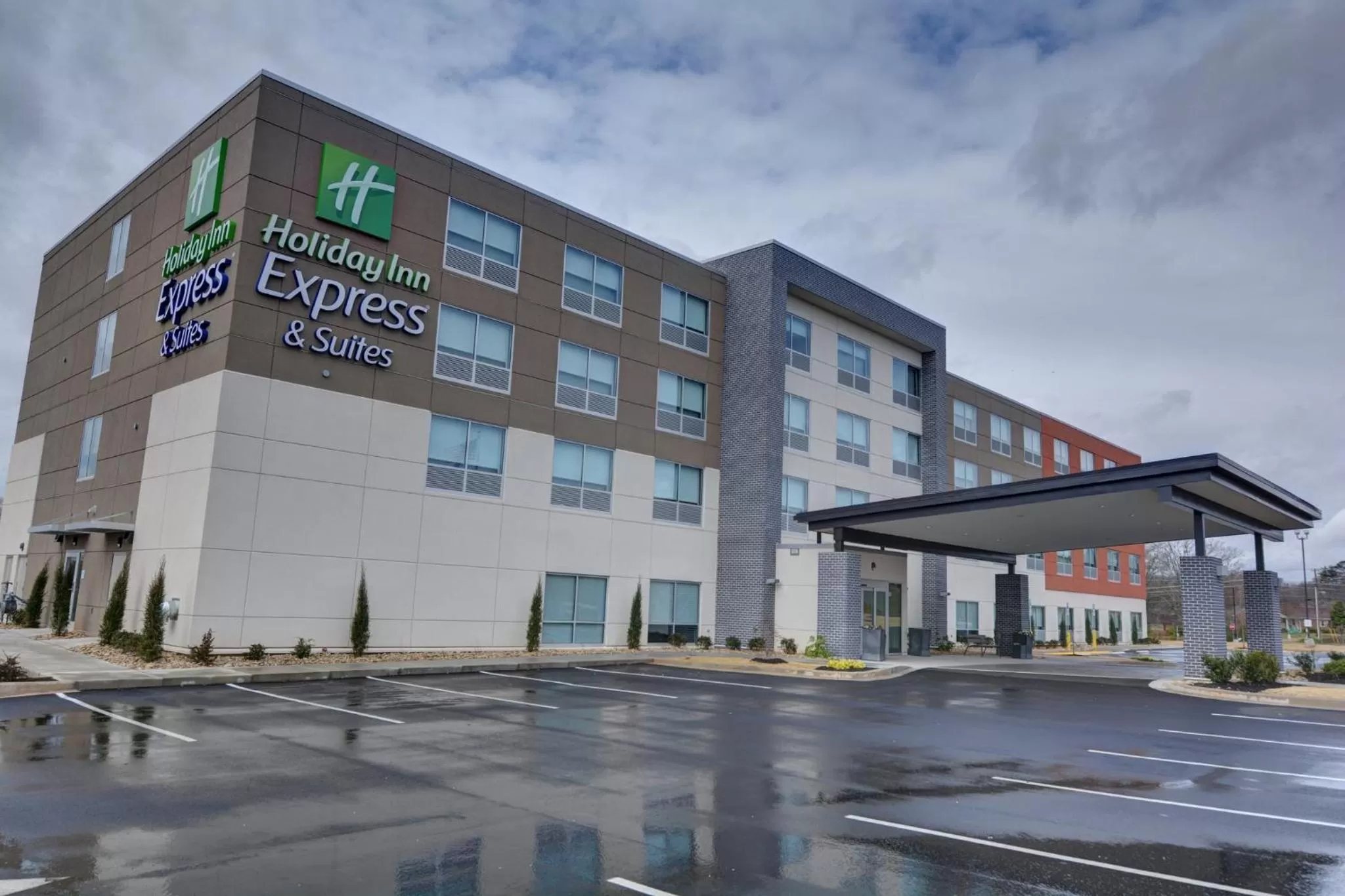 Property building in Holiday Inn Express & Suites - Greenville - Taylors by IHG