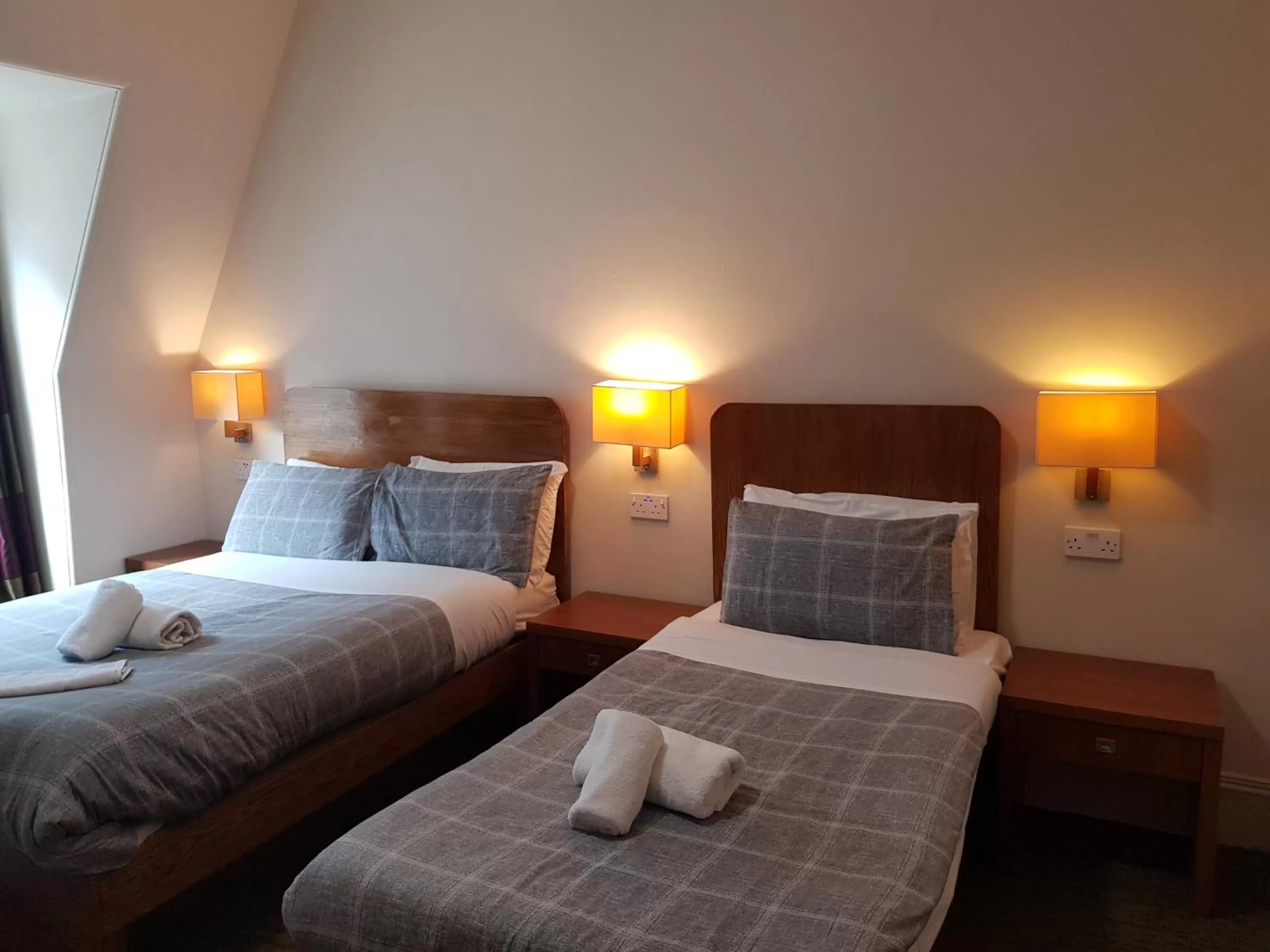 Bed in Aberdeen House