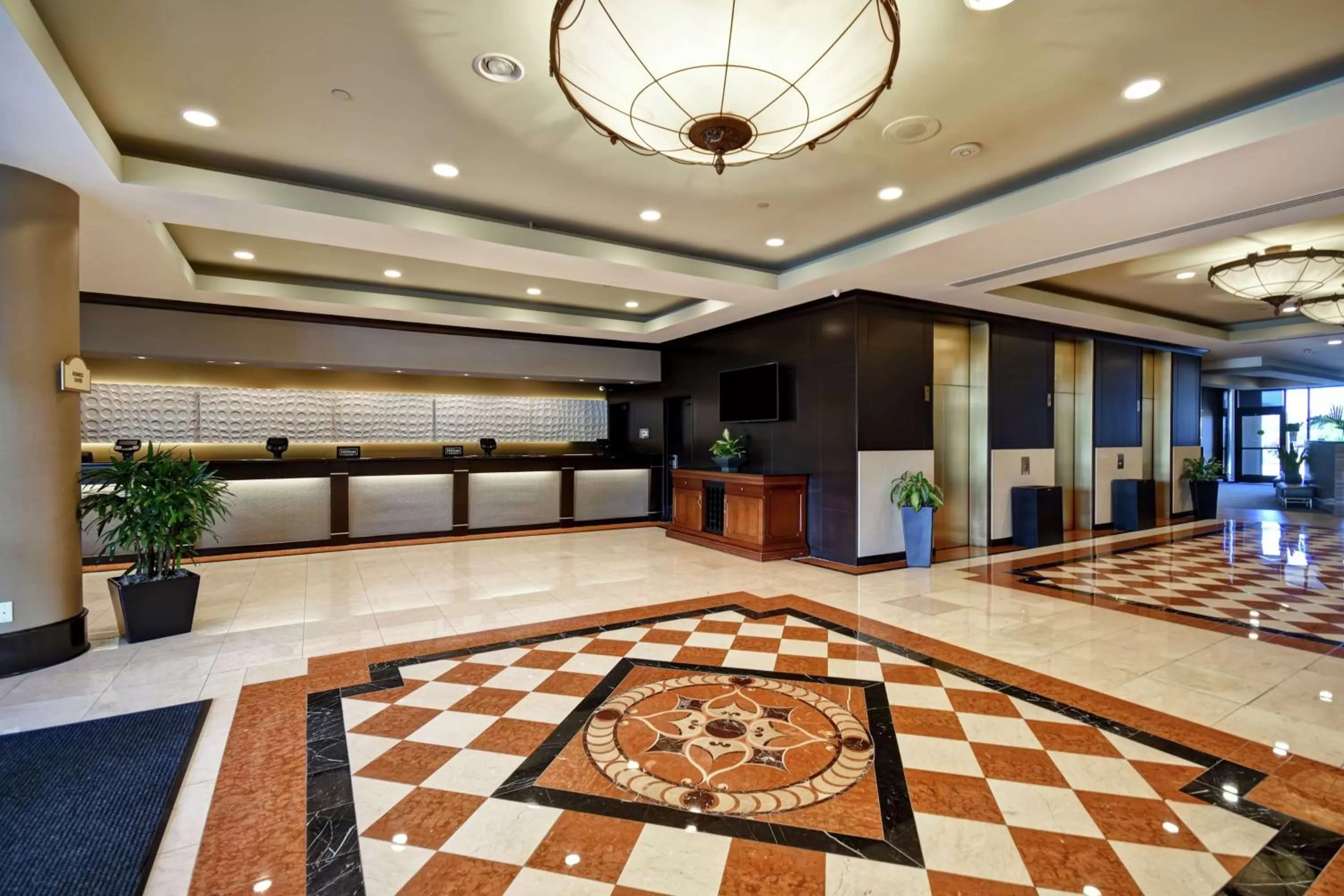 Lobby or reception in DoubleTree by Hilton Pleasanton at The Club