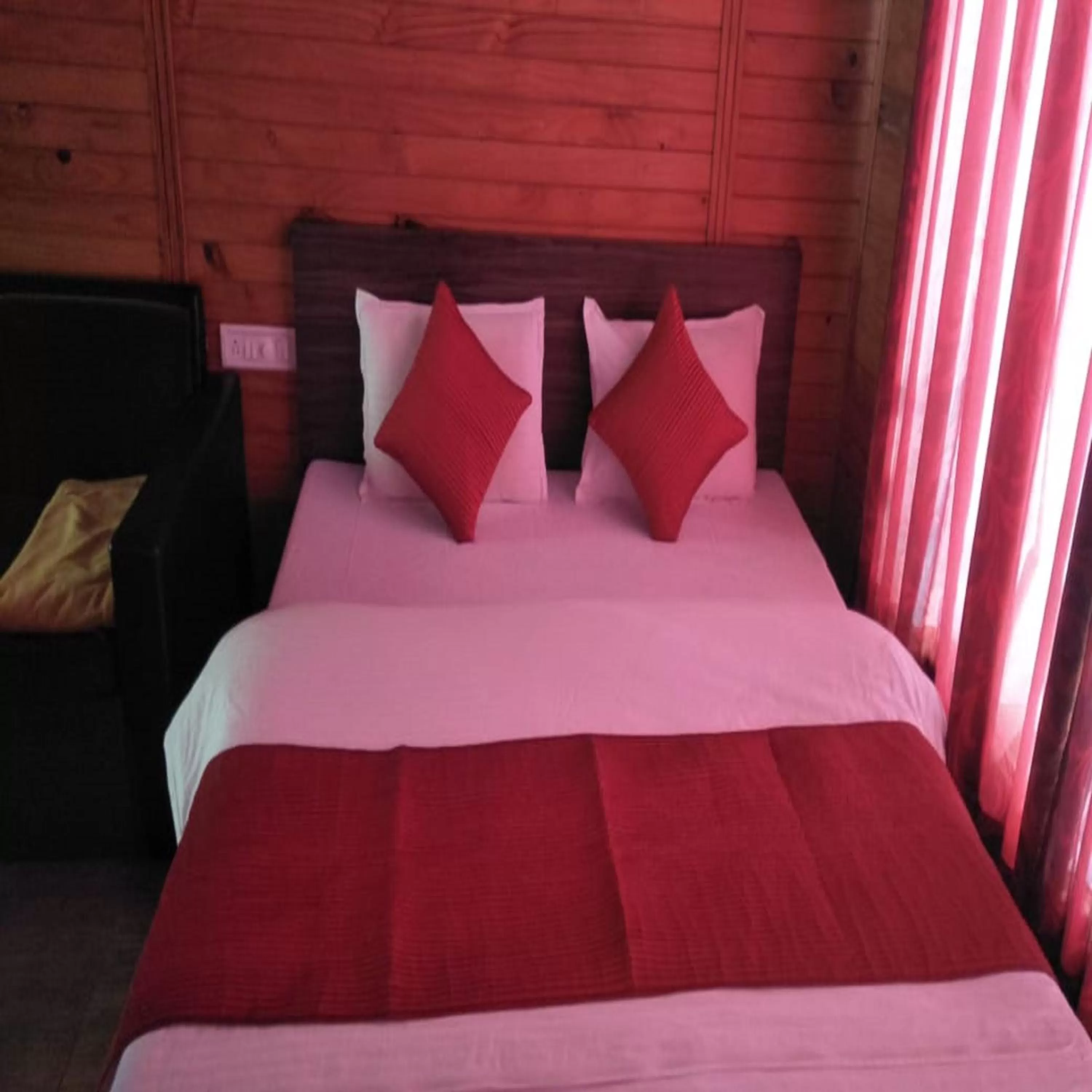 Bed in Jayshin Lake Vaitarna Resort - Igatpuri