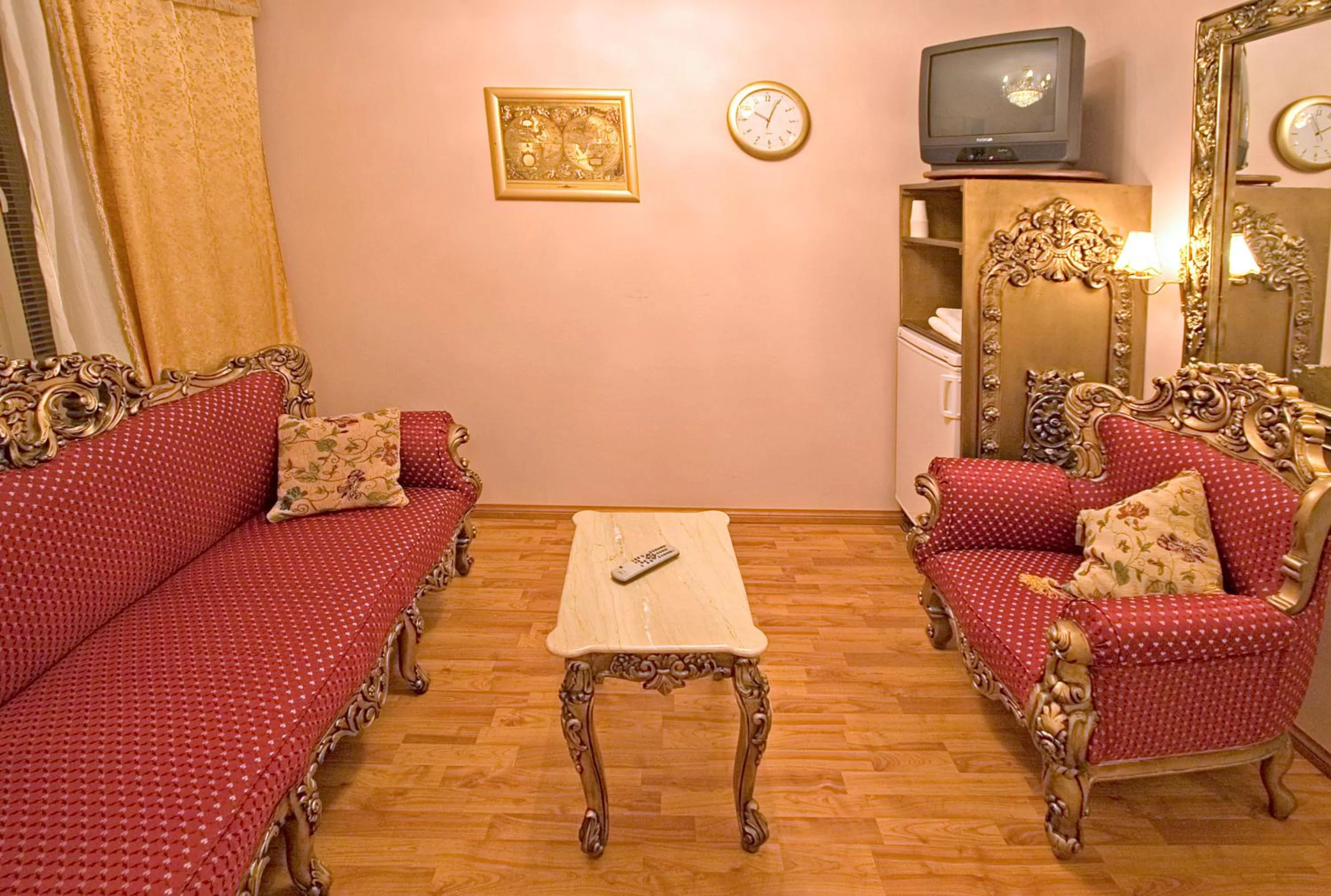 Seating area in Mango Hotel