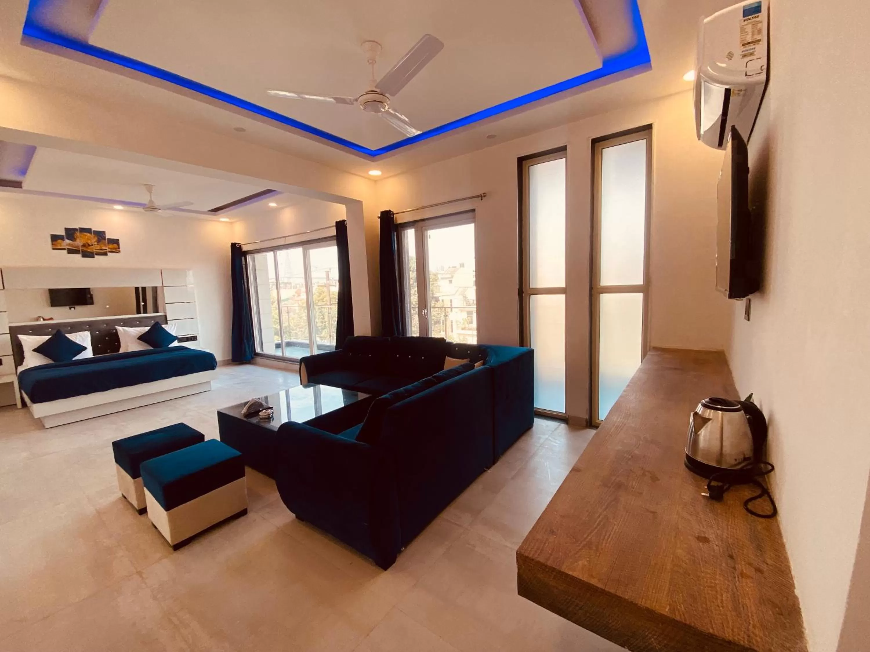 Living room in The Metro Stay By F9 Hotels-Near Sector 18 Metro Station Noida