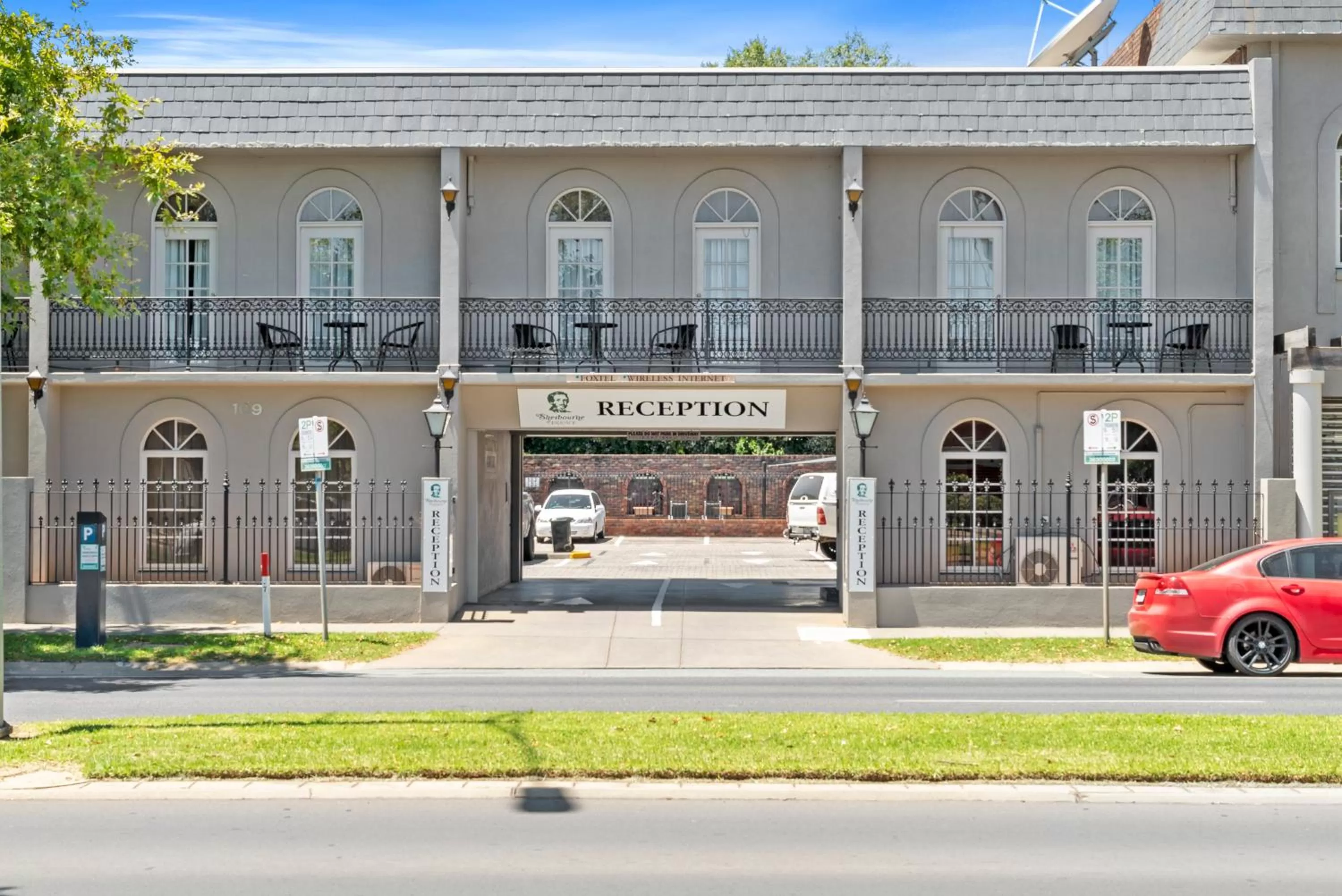 Facade/entrance in Sherbourne Terrace Hotel