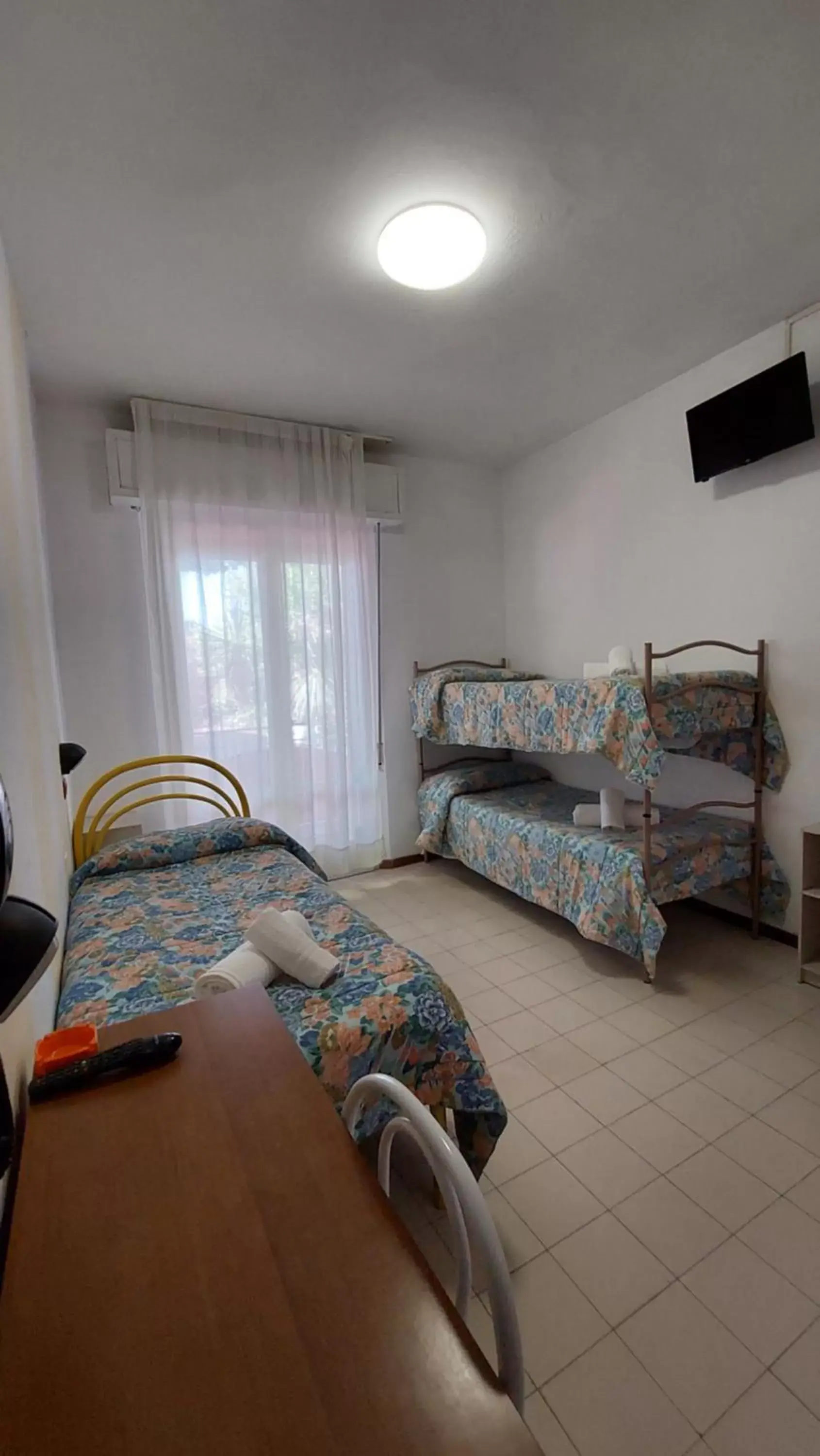 Economy Triple Room in Dipendenza Hotel Las Vegas Economy Triple Room in Dipendenza Hotel Las Vegas