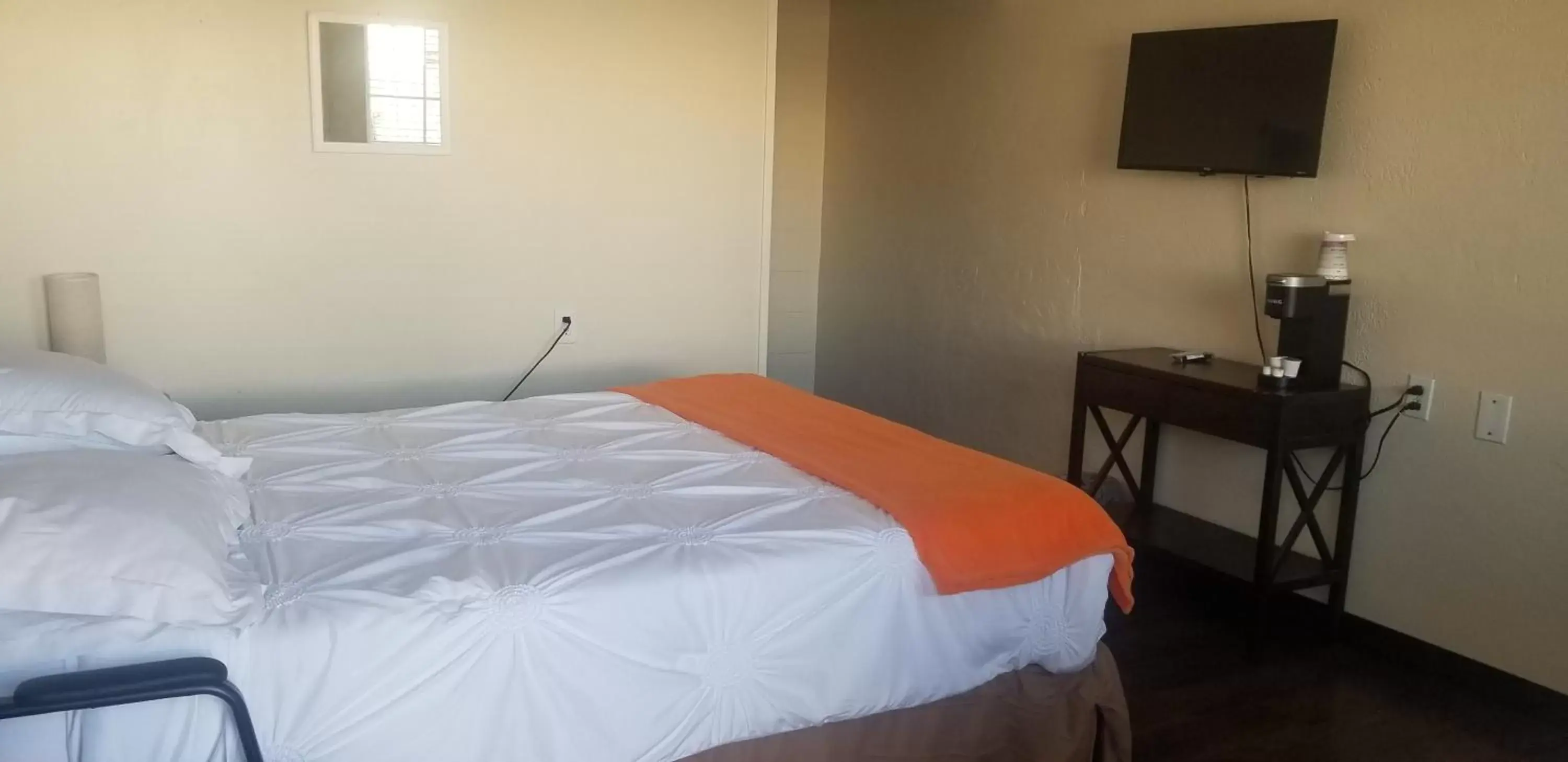 Deluxe Double Room with Bath in Inn On 3rd Ave Deluxe Double Room with Bath in Inn On 3rd Ave