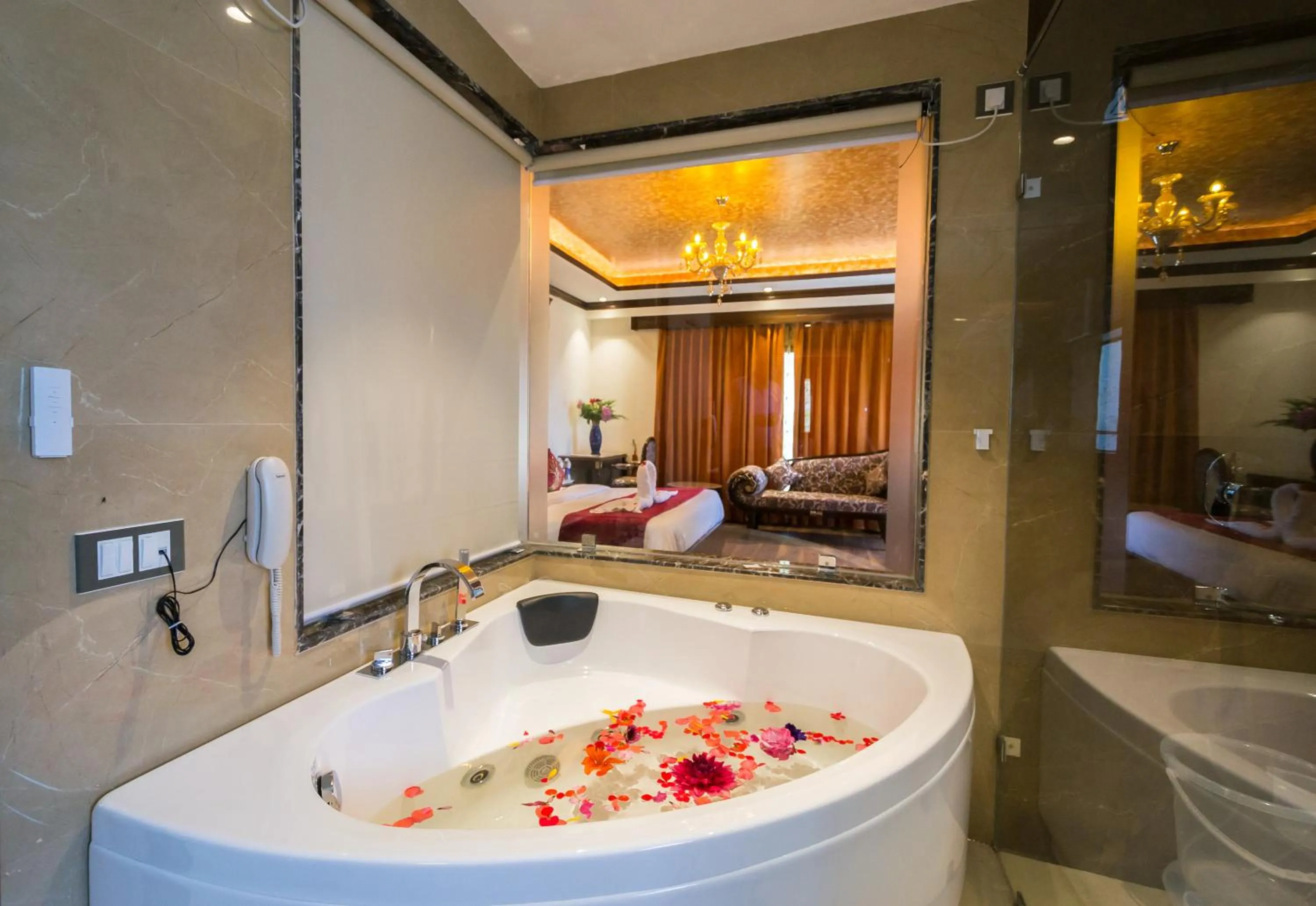 Bathroom, Bed in The Highland Park - A Truly River side Resort