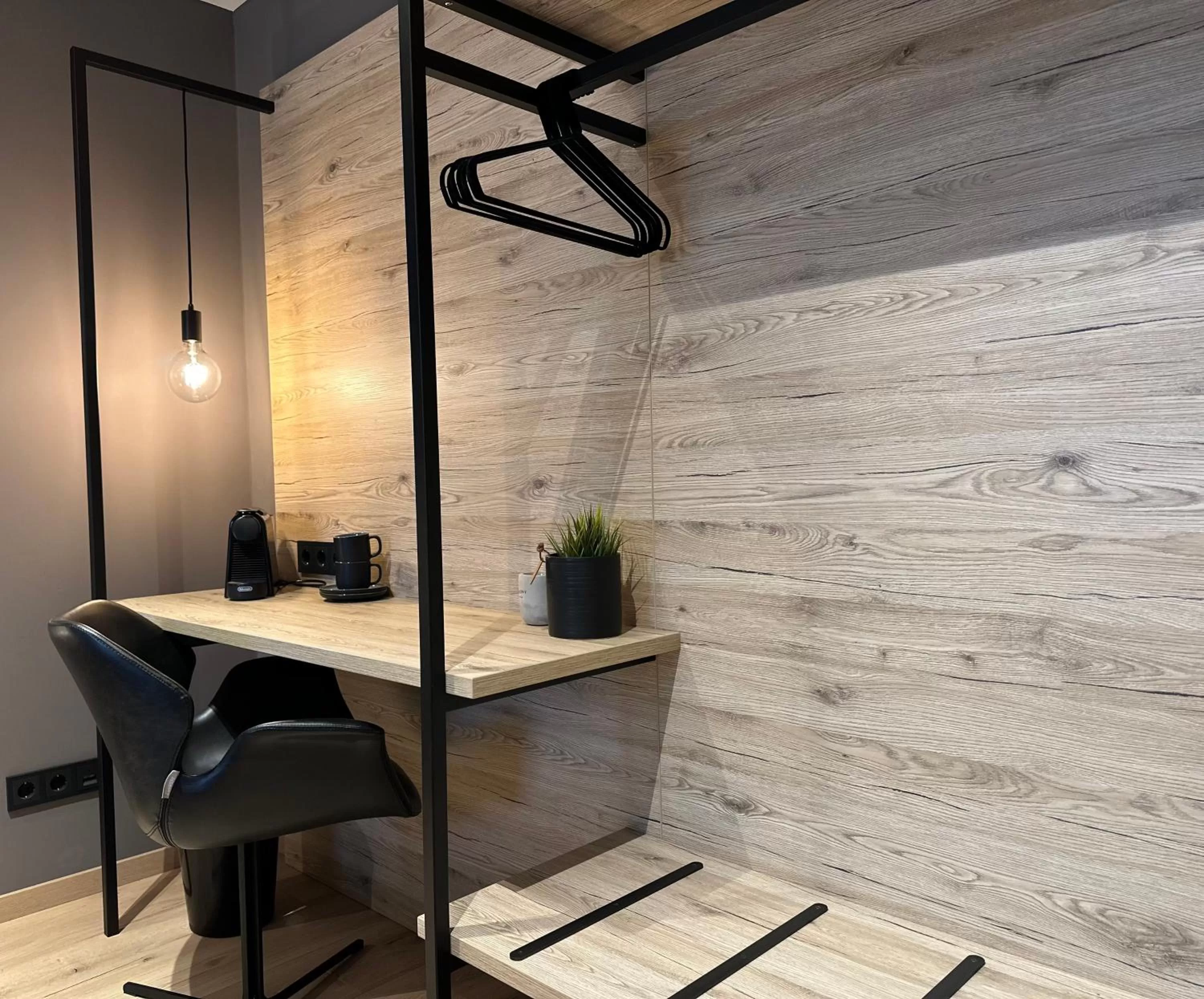 hair dresser in Apartment34