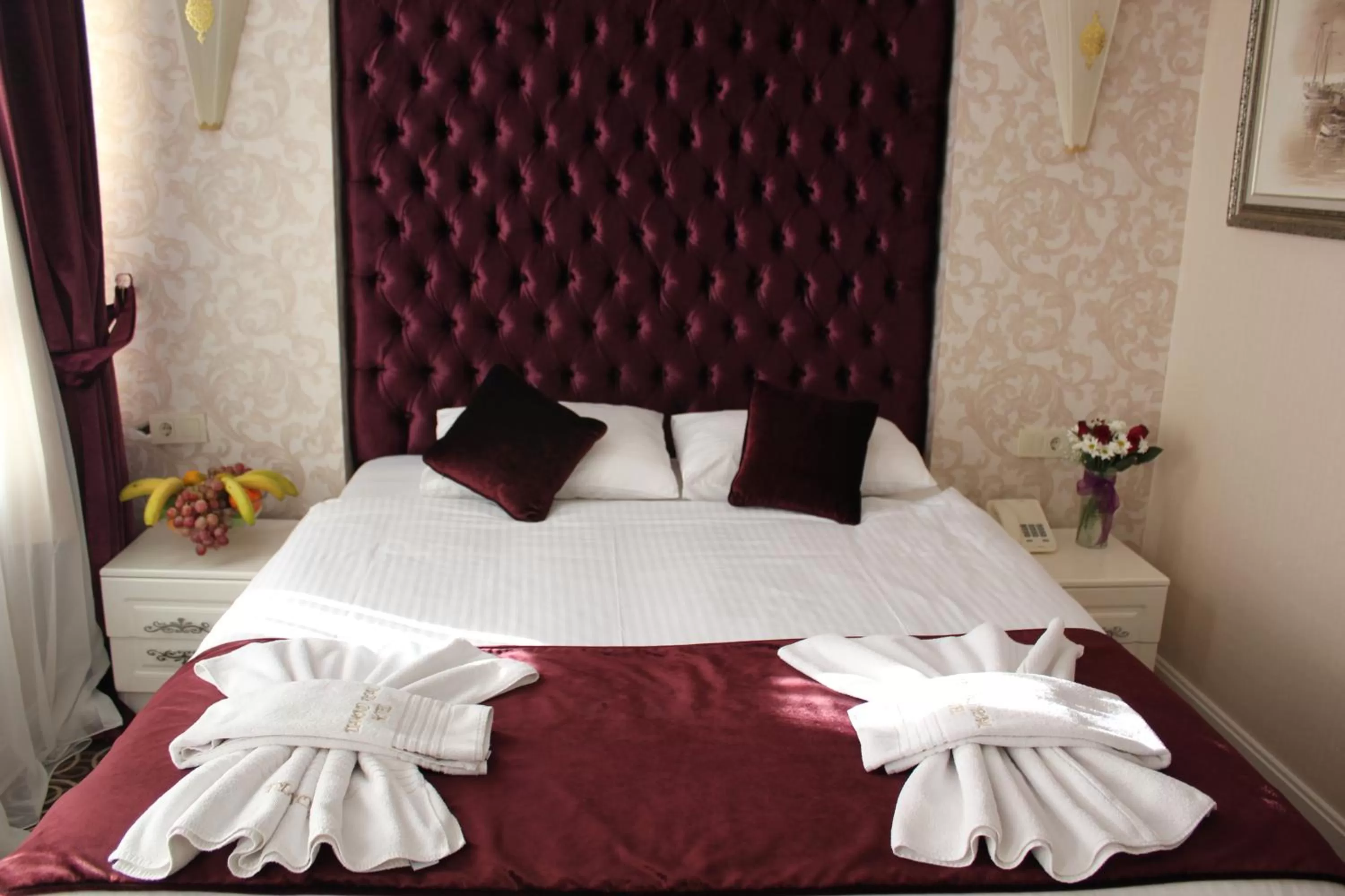 Bedroom, Bed in Diamond Royal Hotel