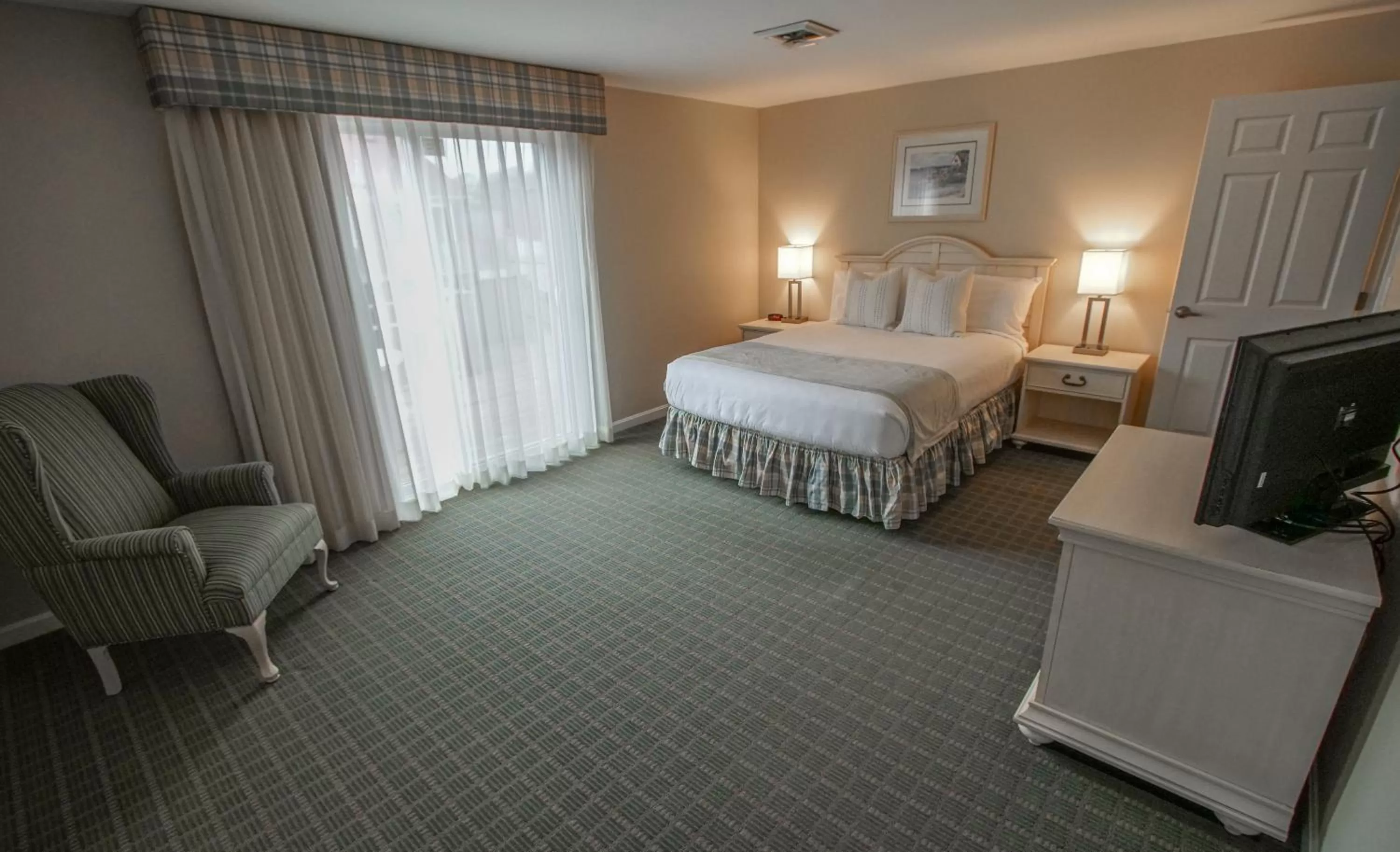 Bed in Cape Winds Resort