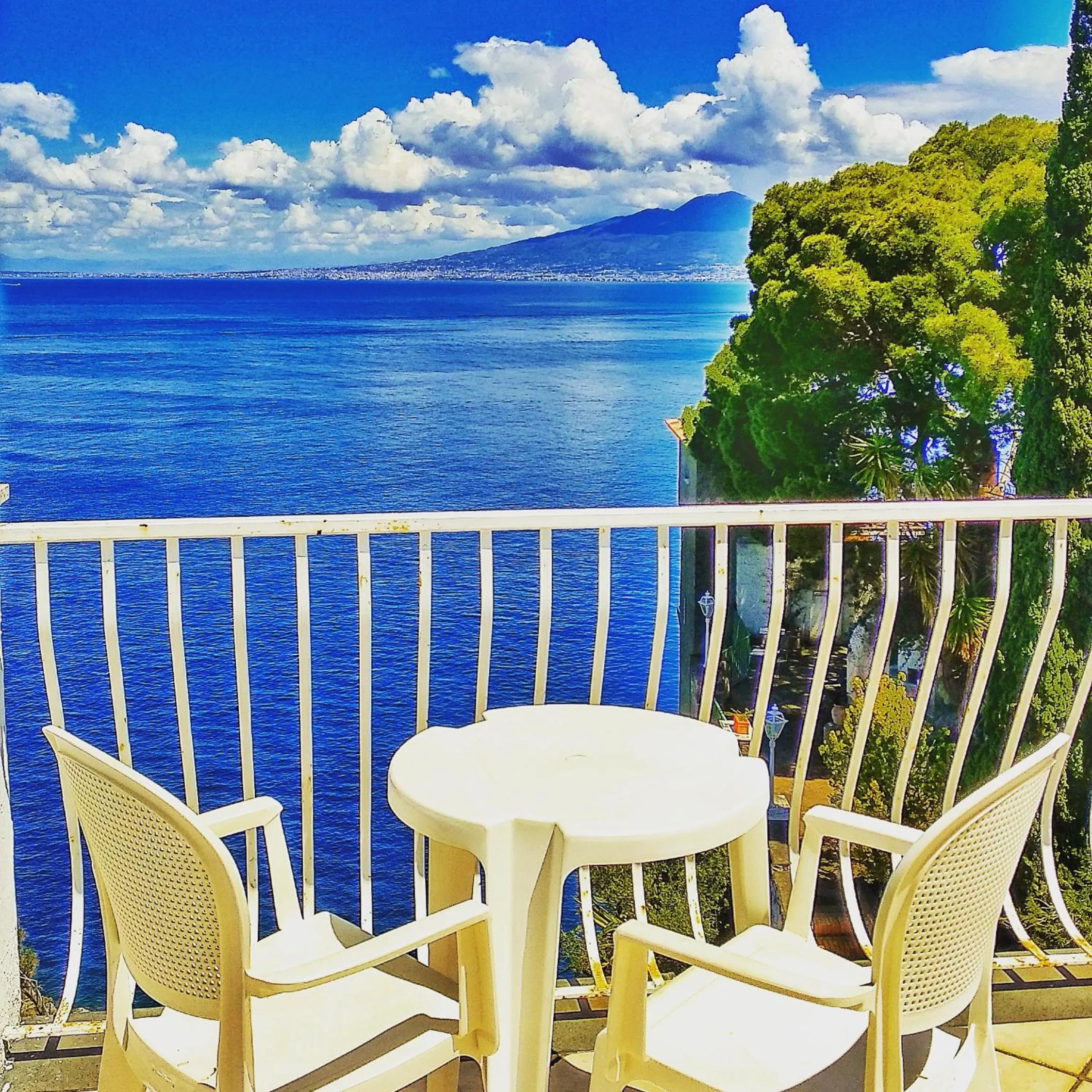 Day in Hotel Desiree