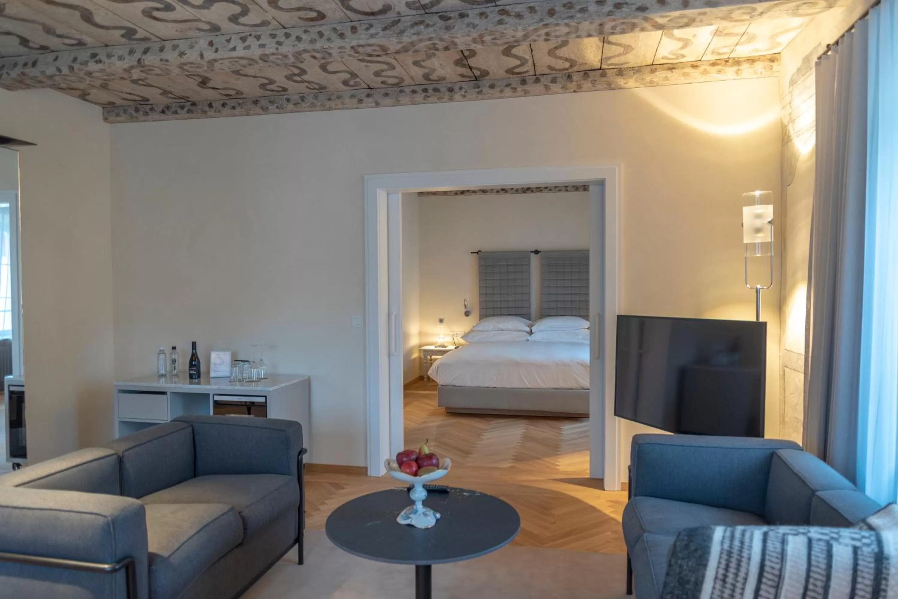 Bed in CASPAR Swiss Quality Hotel