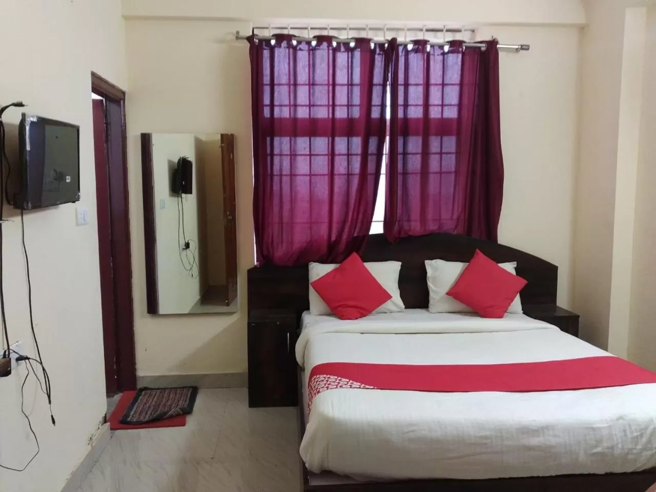 Bedroom in Srinivasa Residency