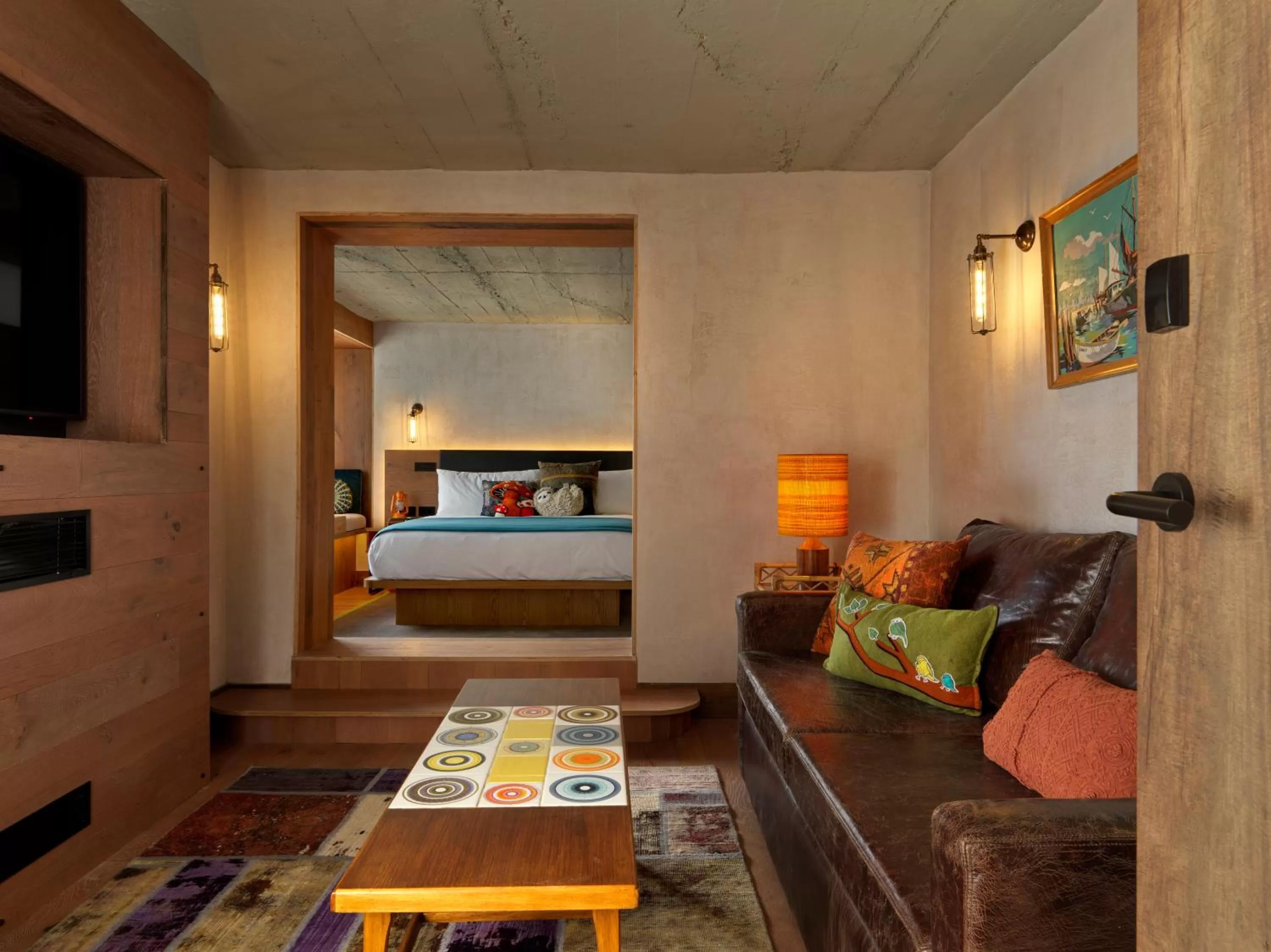 Seating area, Bed in Treehouse Hotel London