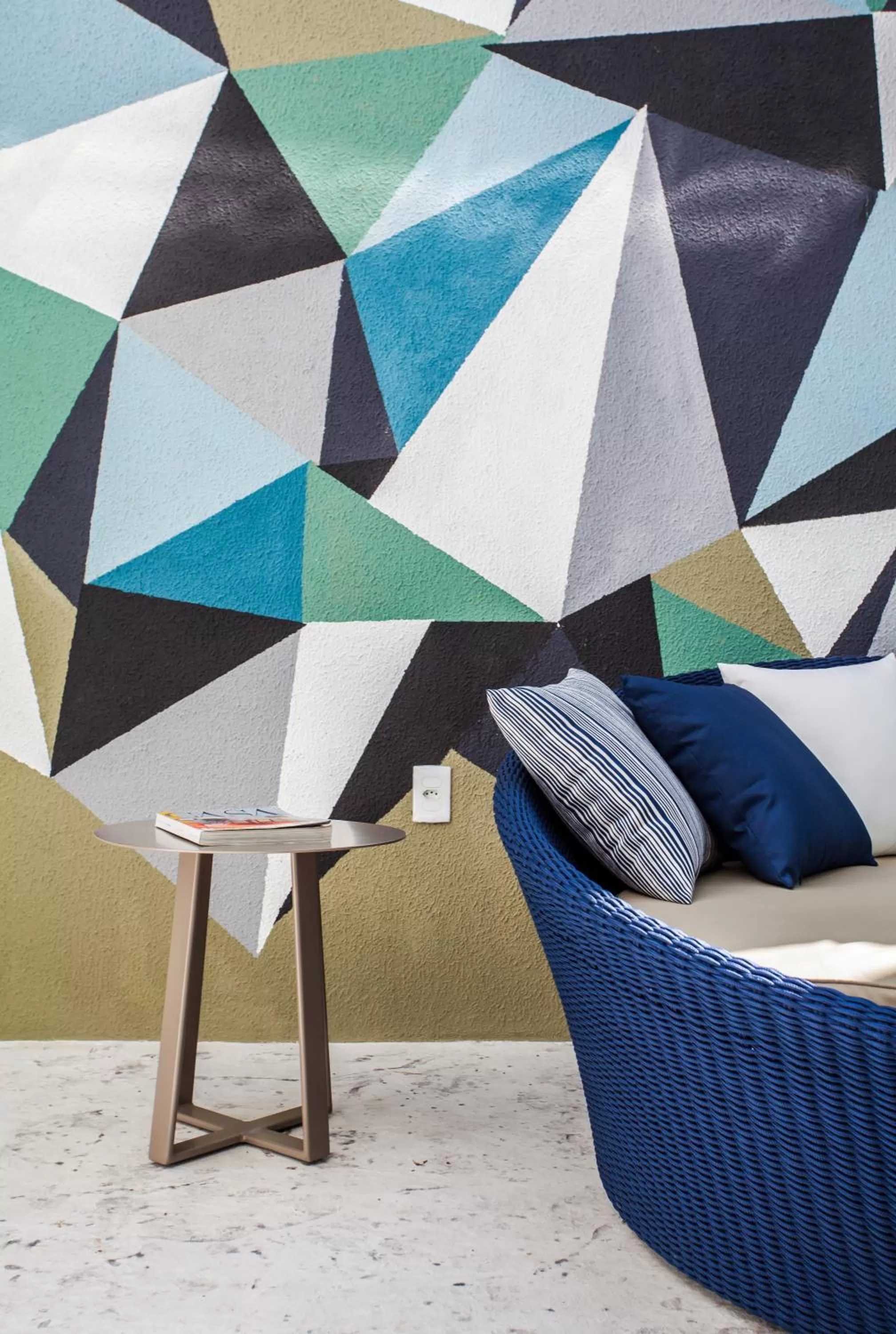 Decorative detail in Santa Inn Hotel