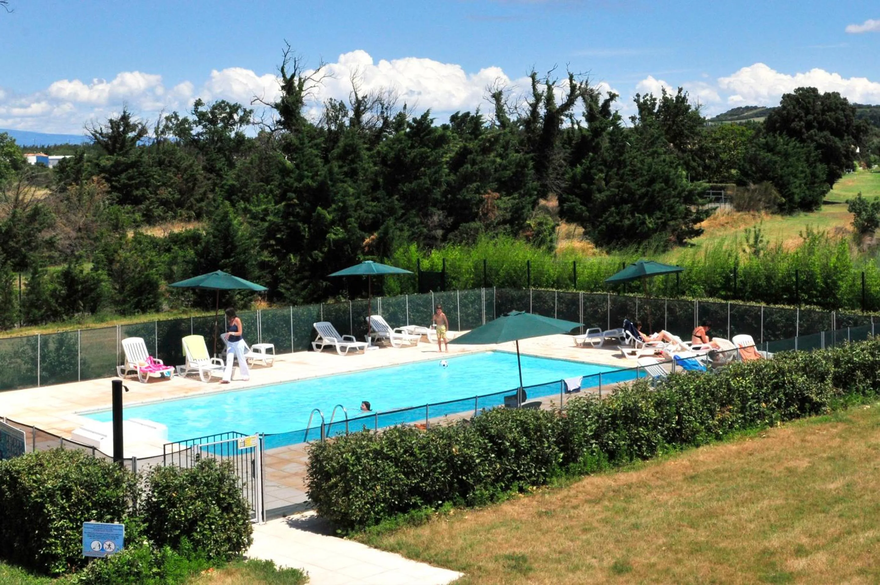 Pool view in Residhotel Golf Grand Avignon