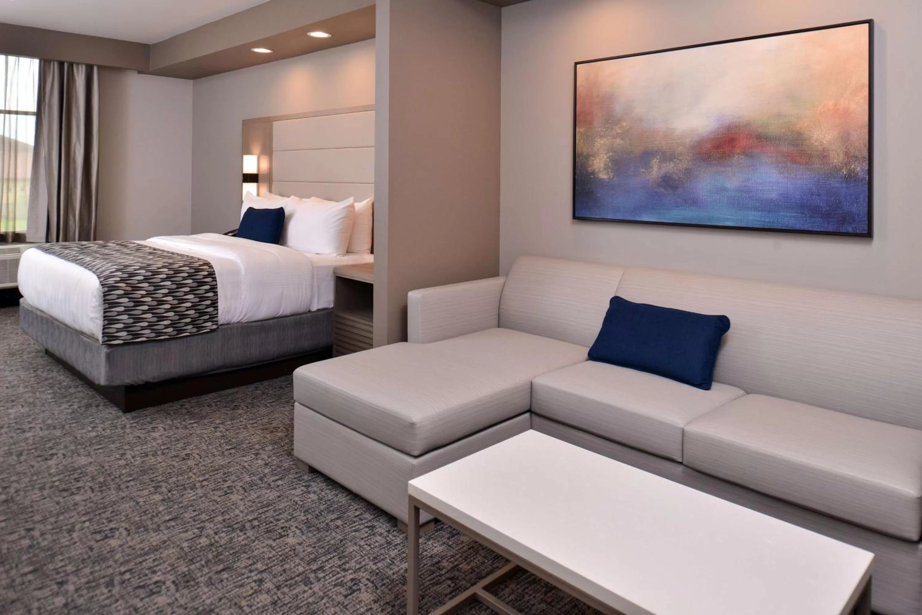 Photo of the whole room in Best Western Premier Energy Corridor