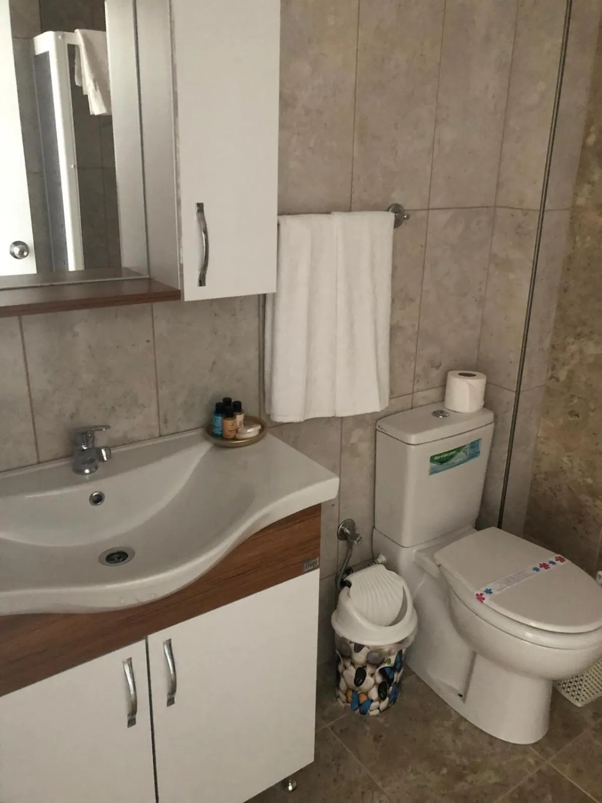 Bathroom in Valeri Beach Hotel