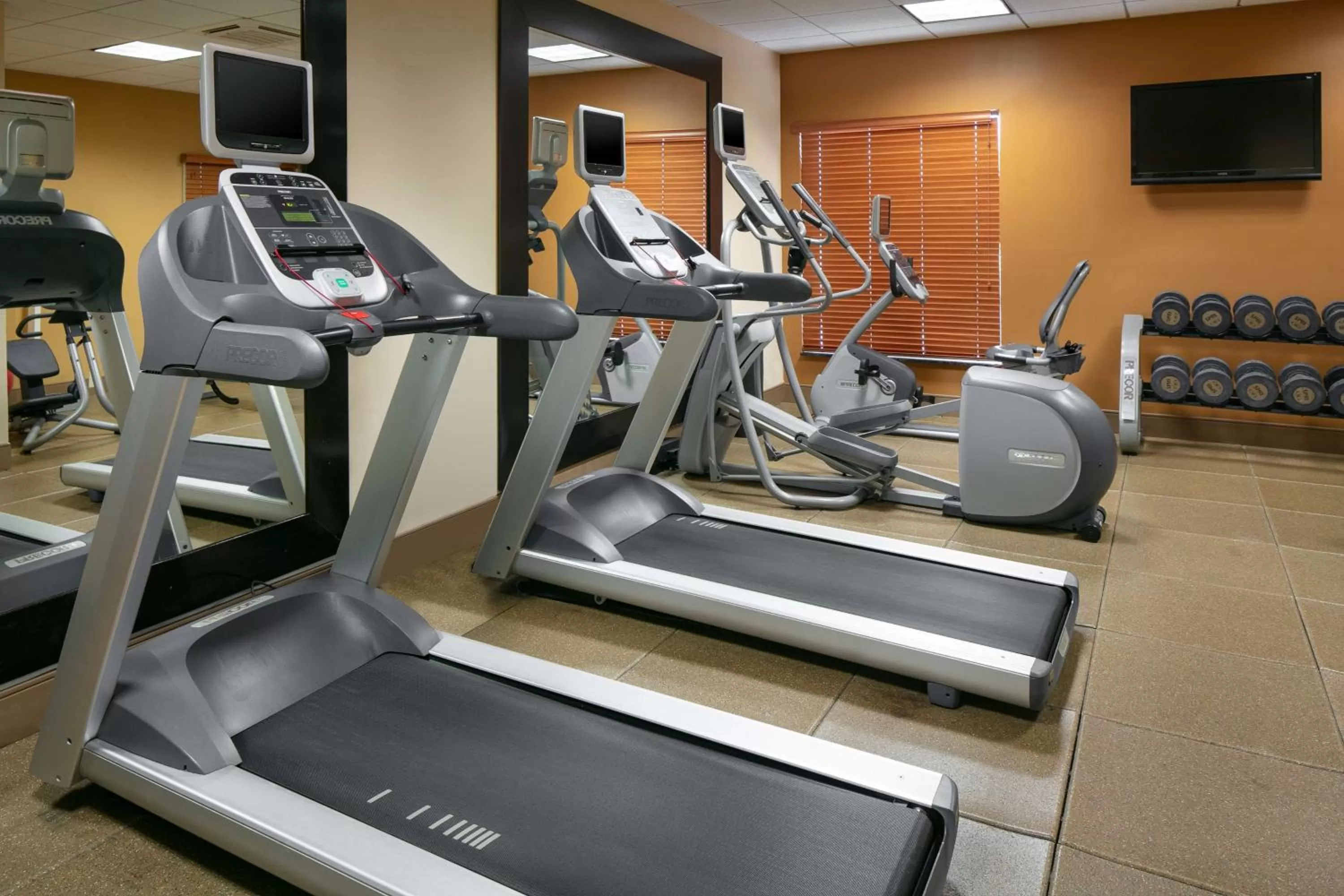Fitness centre/facilities in Hilton Garden Inn Omaha West