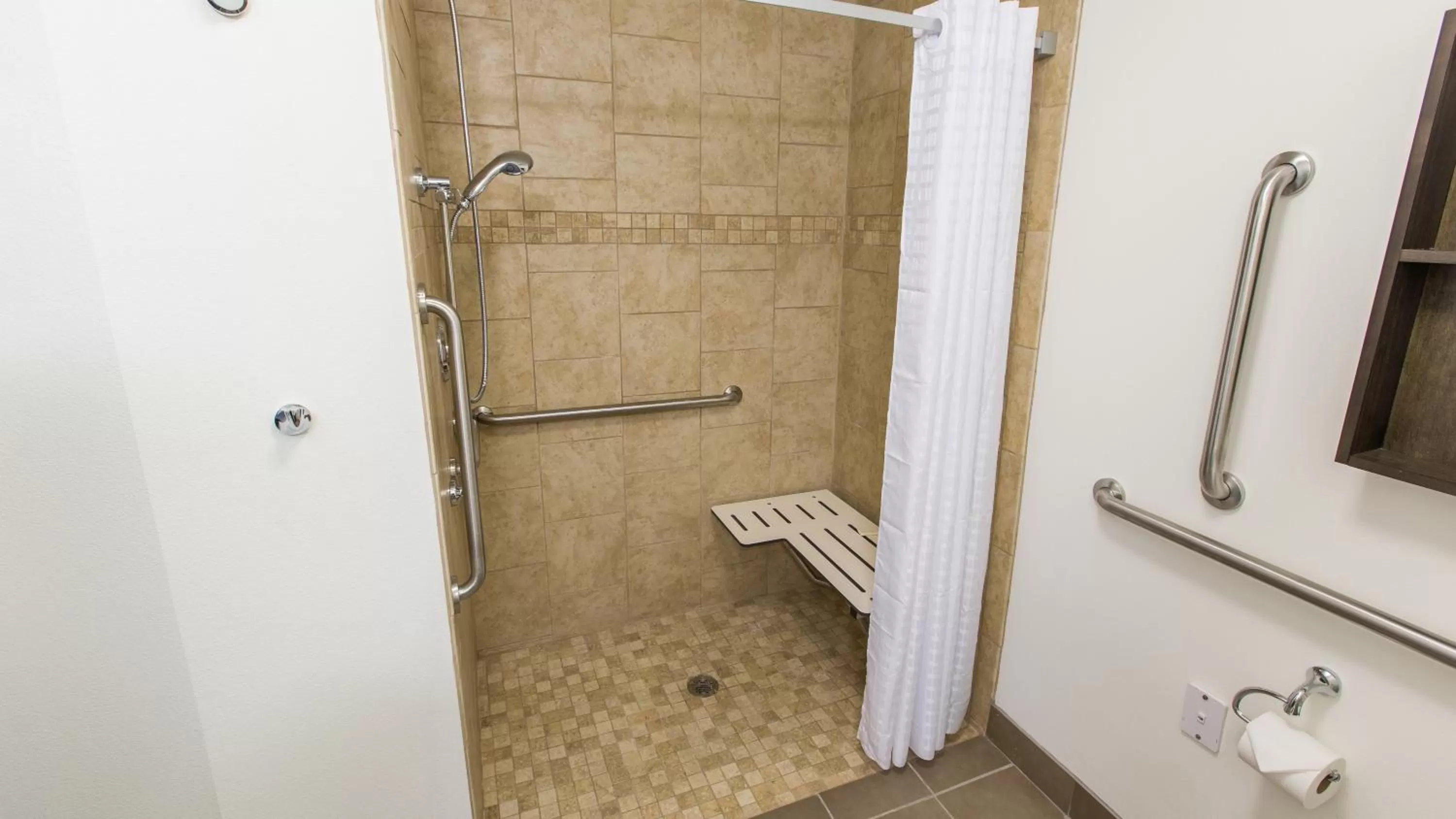 Queen Studio - Dissability Access - Roll-in Shower in Candlewood Suites Overland Park W 135th St, an IHG Hotel
