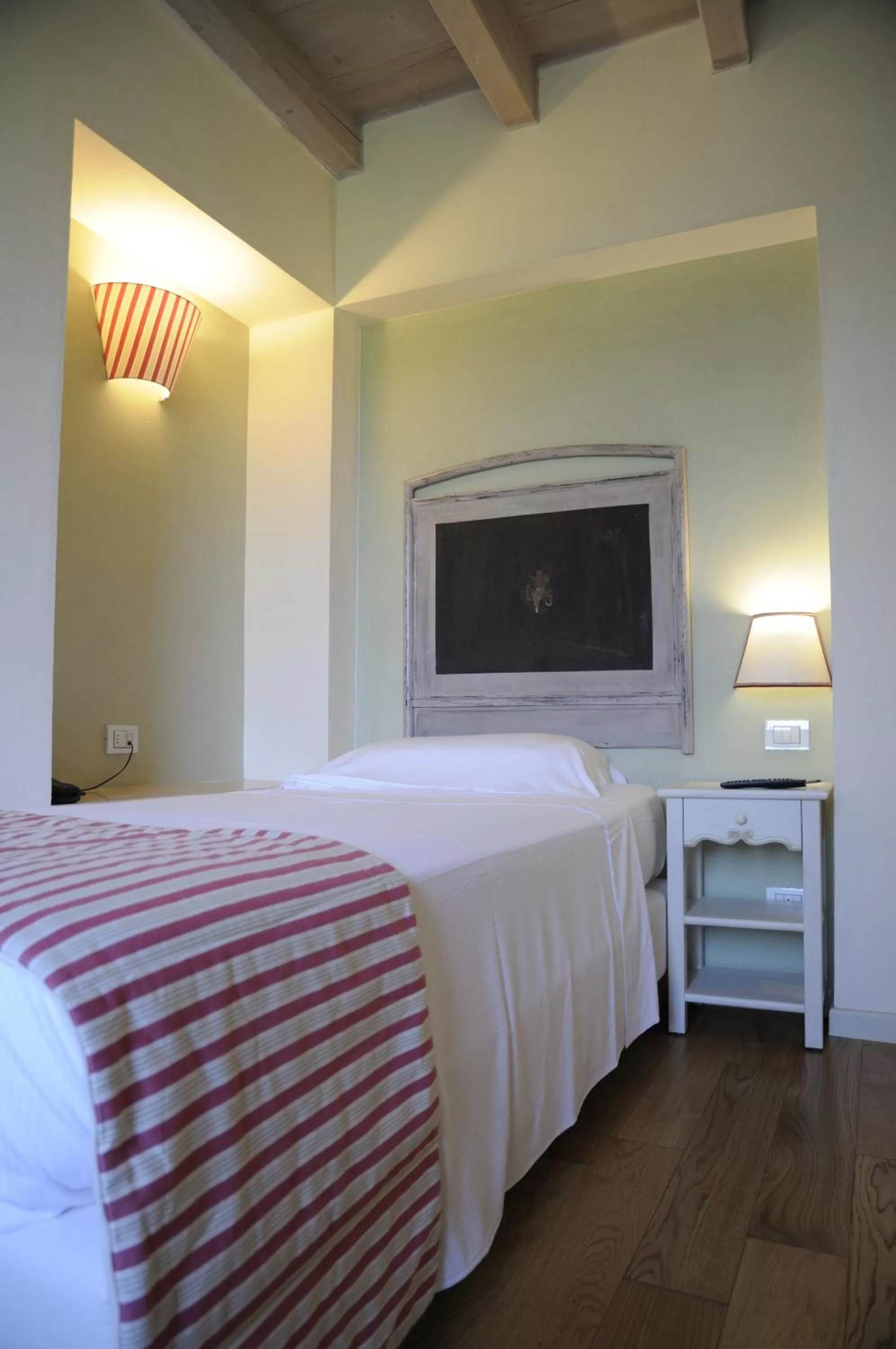 Photo of the whole room, Bed in Hotel Villa Moron