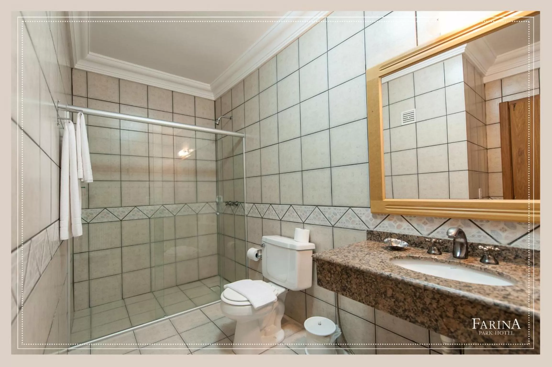 Shower in Farina Park Hotel