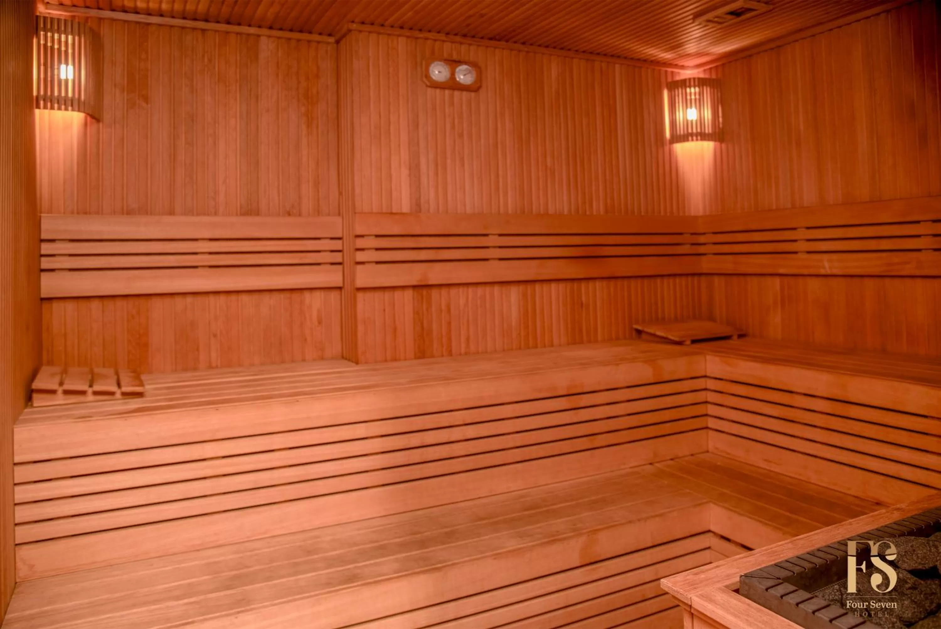 Sauna in FOUR SEVEN HOTEL