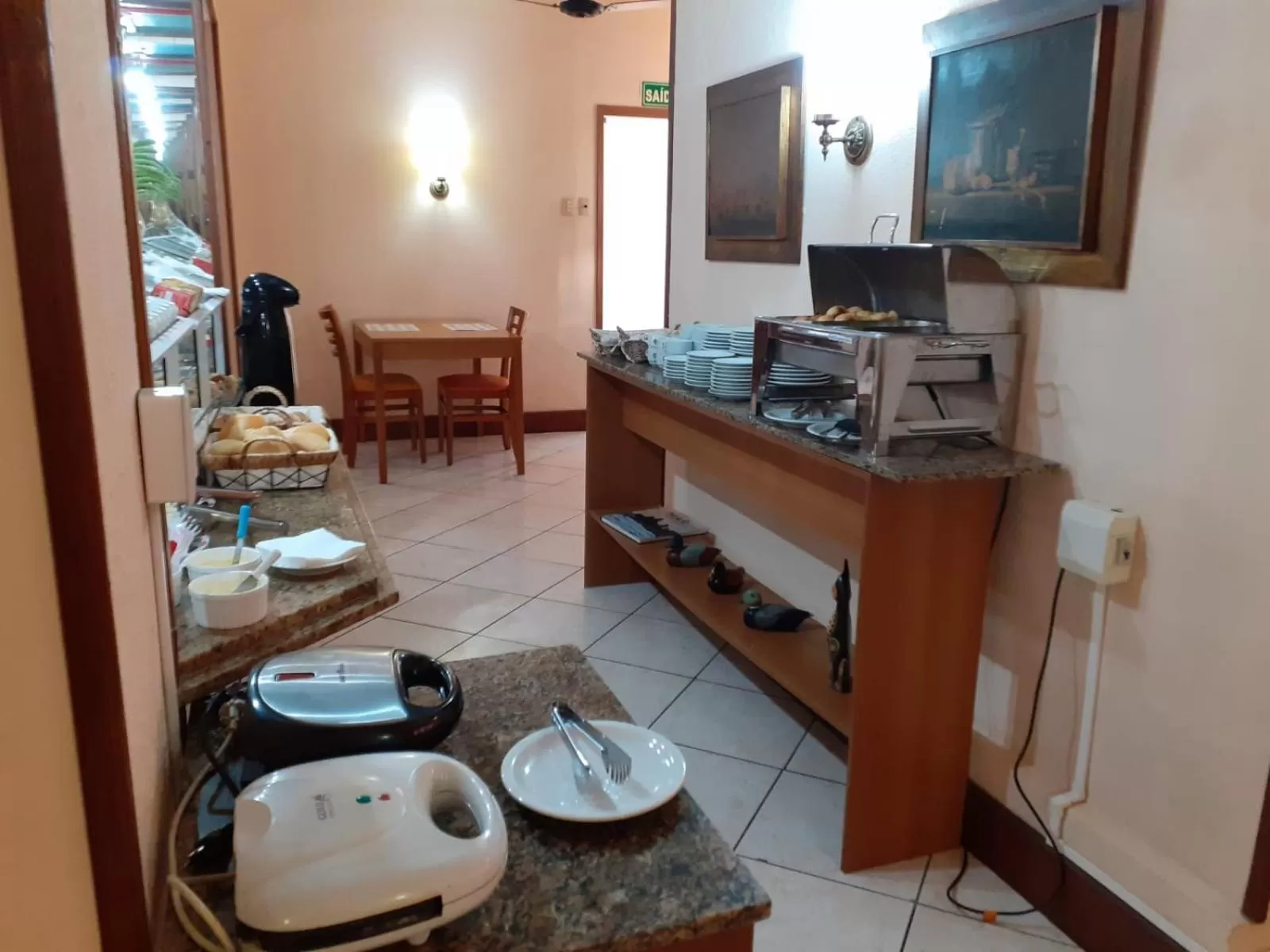 Kitchen or kitchenette in Taufik Hotel