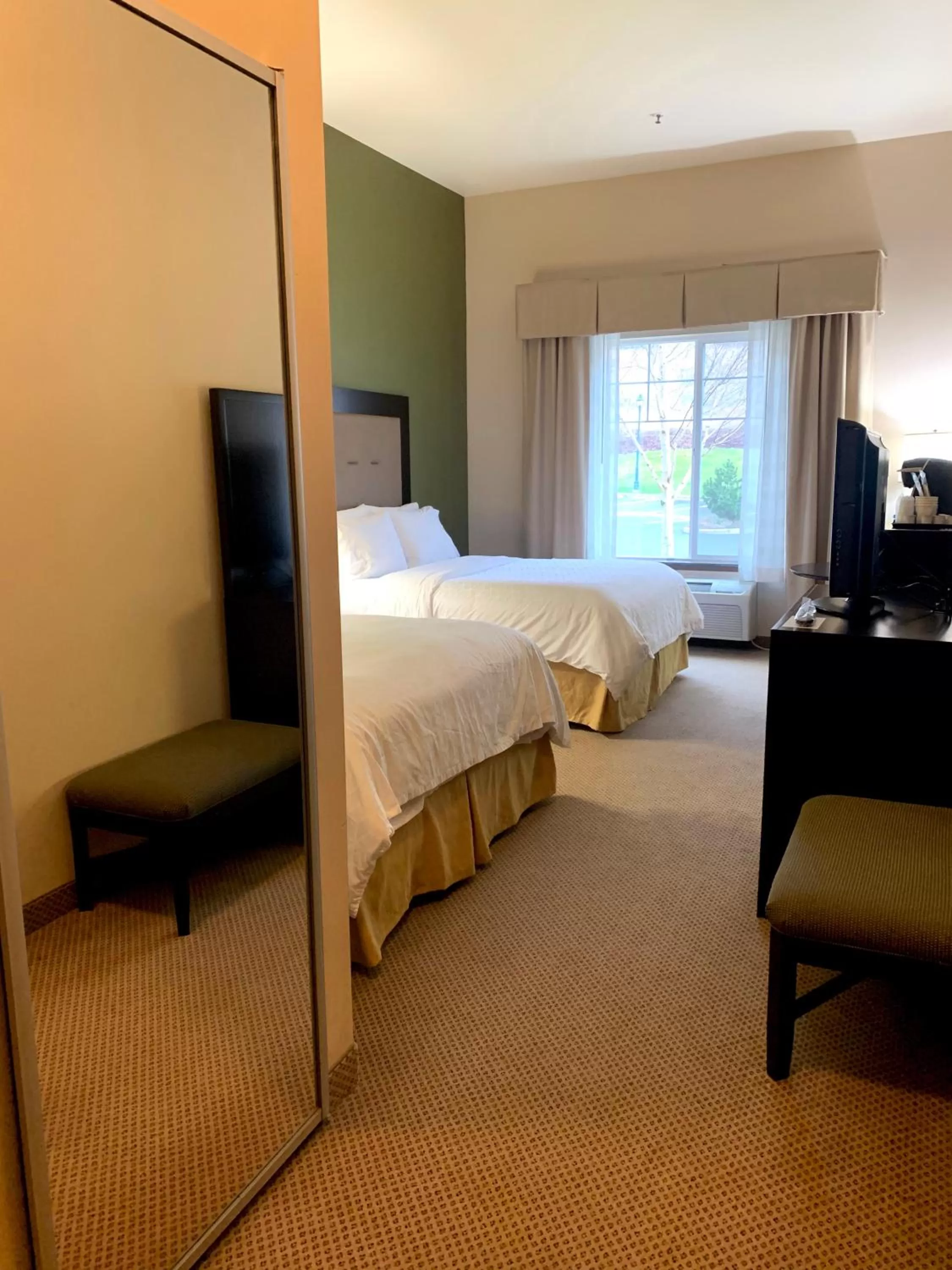 Photo of the whole room, Bed in Holiday Inn Express Hotel & Suites North Sequim by IHG