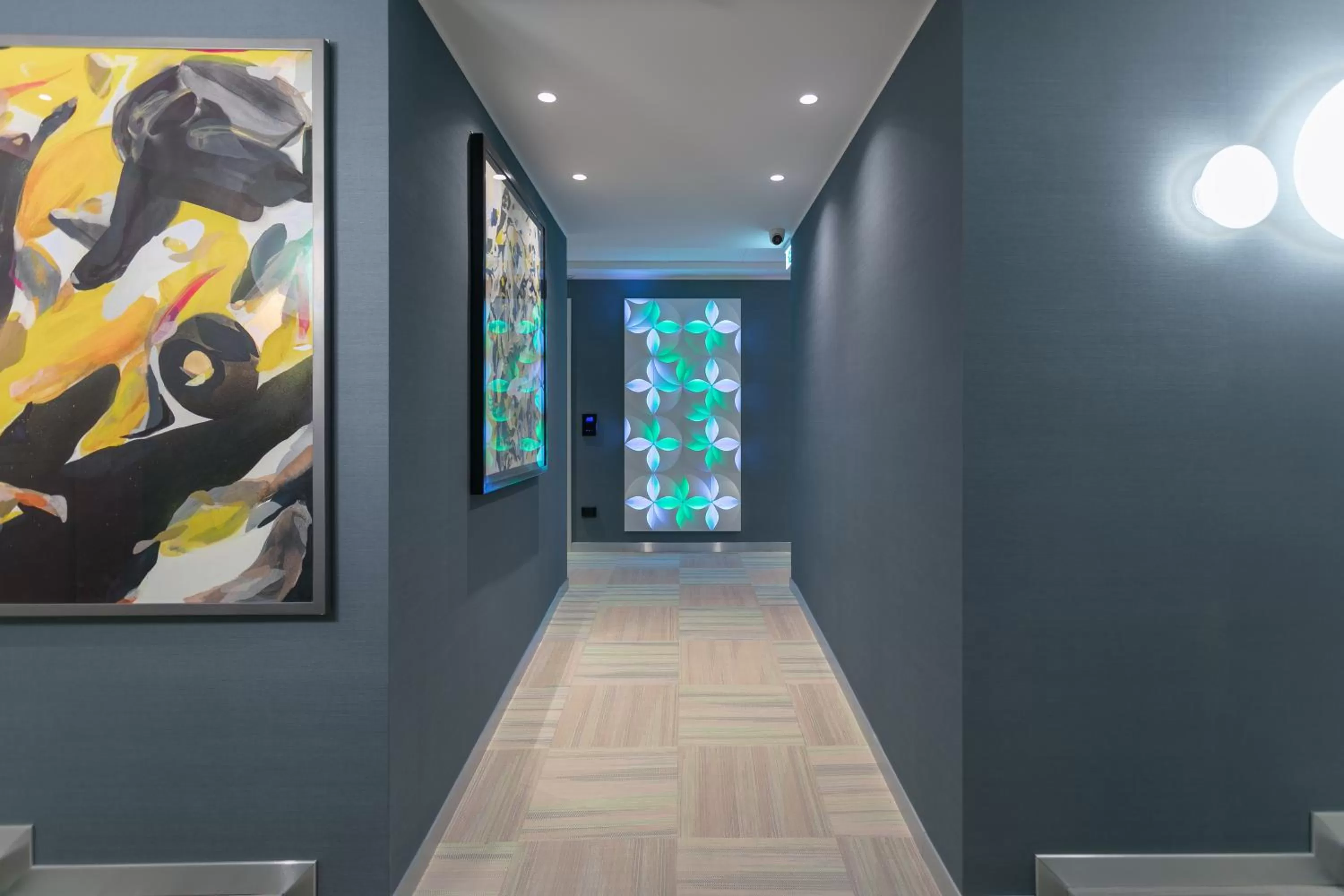 Decorative detail in Sant'Ambrogio Apartments, Reception h24