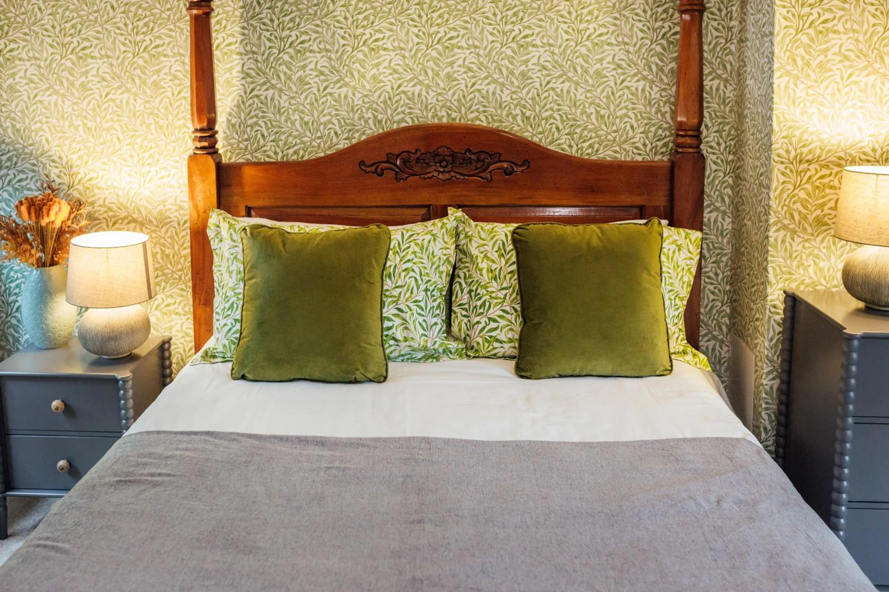 Bed in Old Rectory House, Redditch