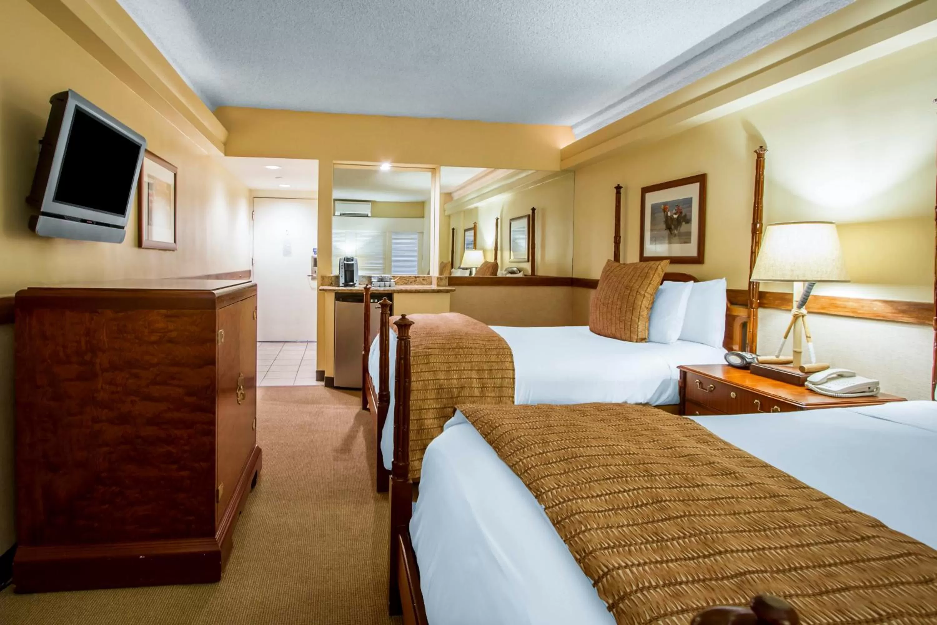 Photo of the whole room, Bed in The Equus