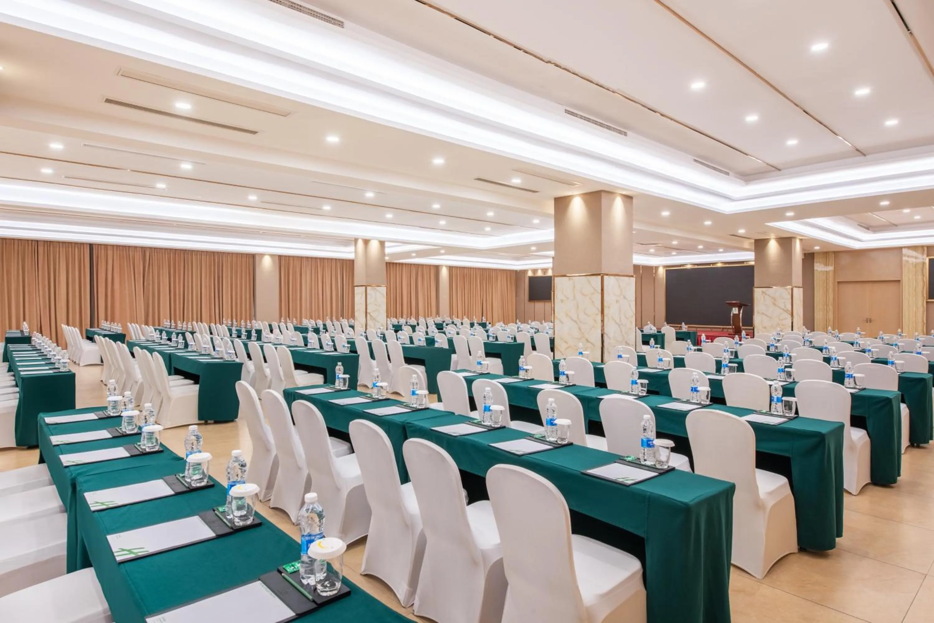 Banquet/Function facilities in Holiday Inn Chongqing University Town by IHG
