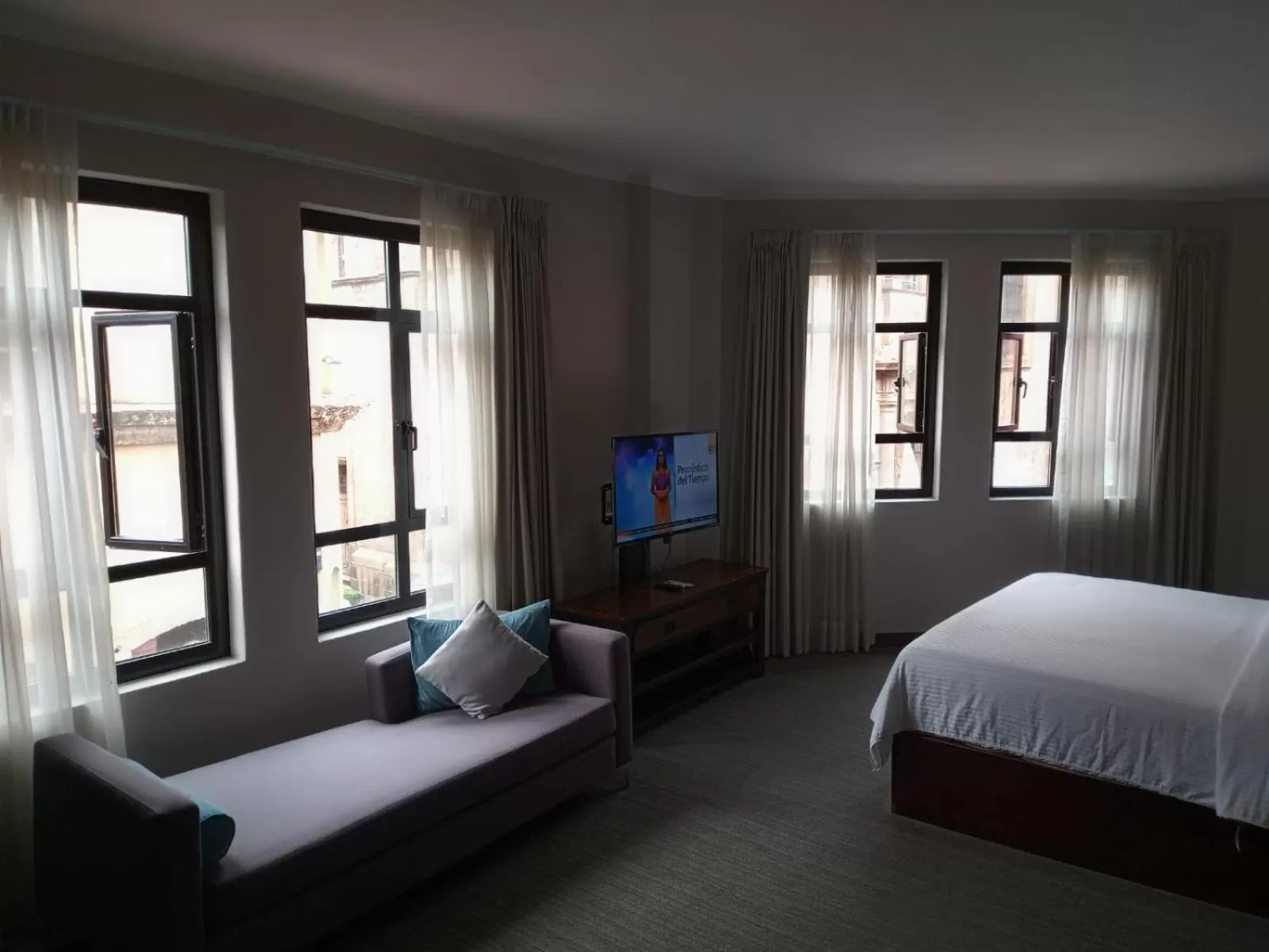 Photo of the whole room, Bed in Gran Hotel Concordia San Luis Potosi