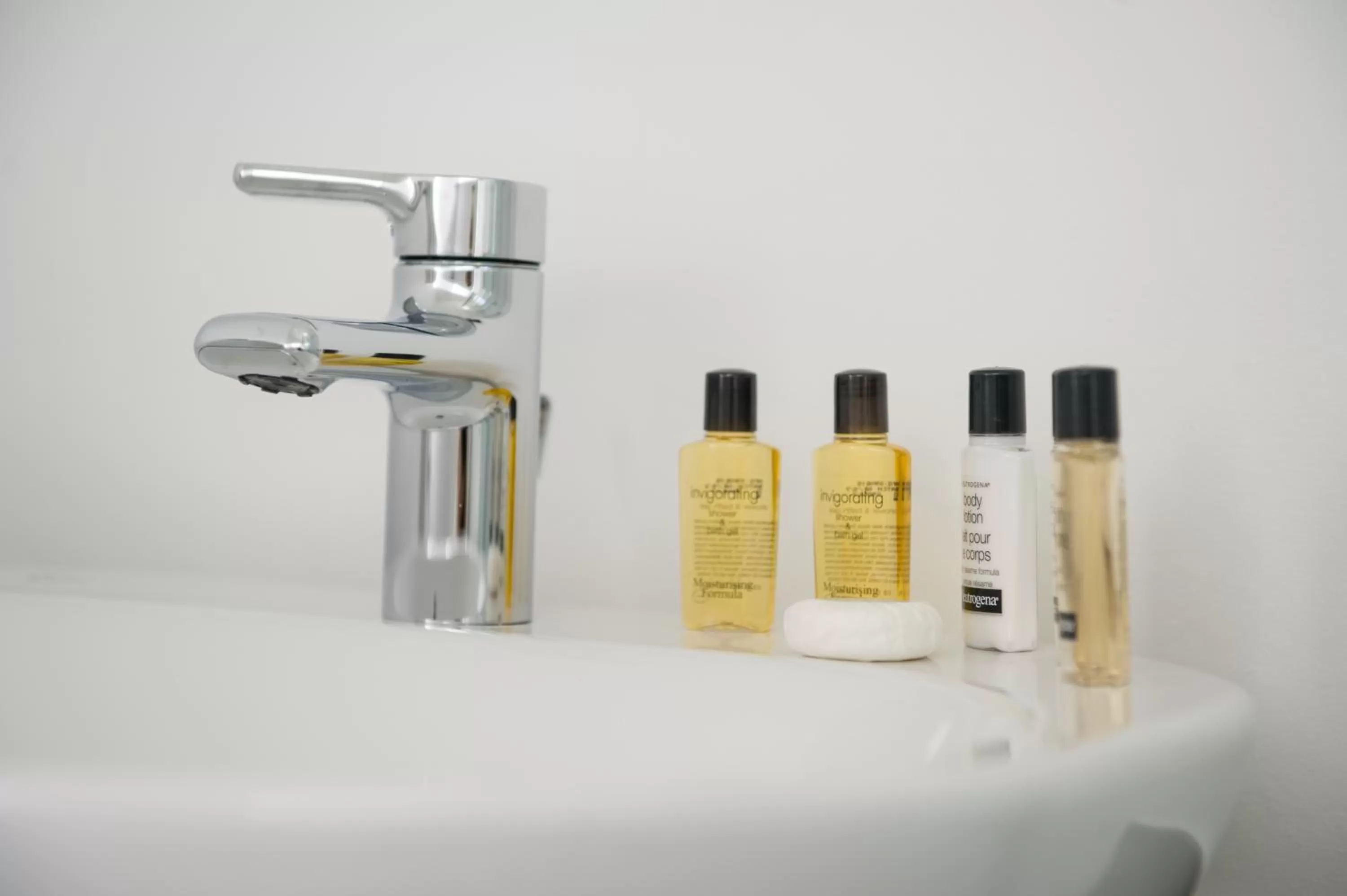 Decorative detail, Bathroom in The Crown & Greyhound by Innkeeper's Collection