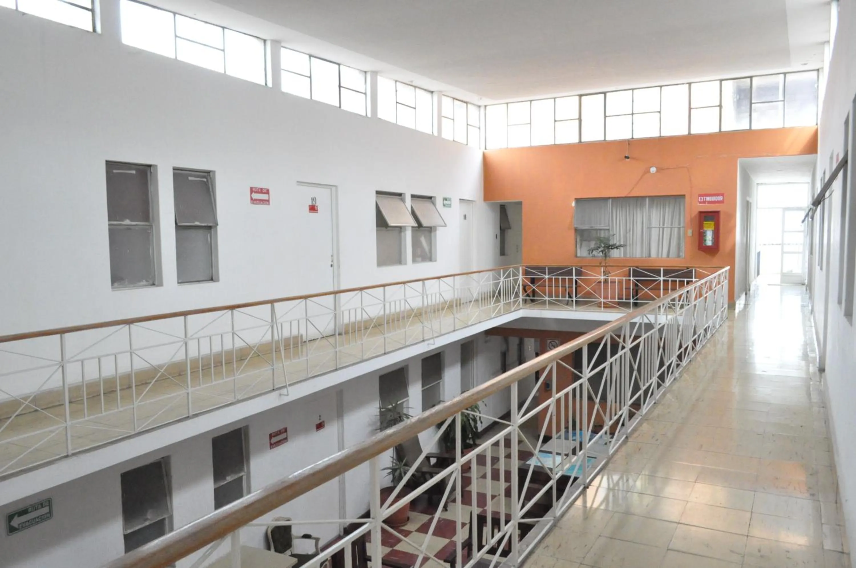 Property building in Hotel Metropolitan I