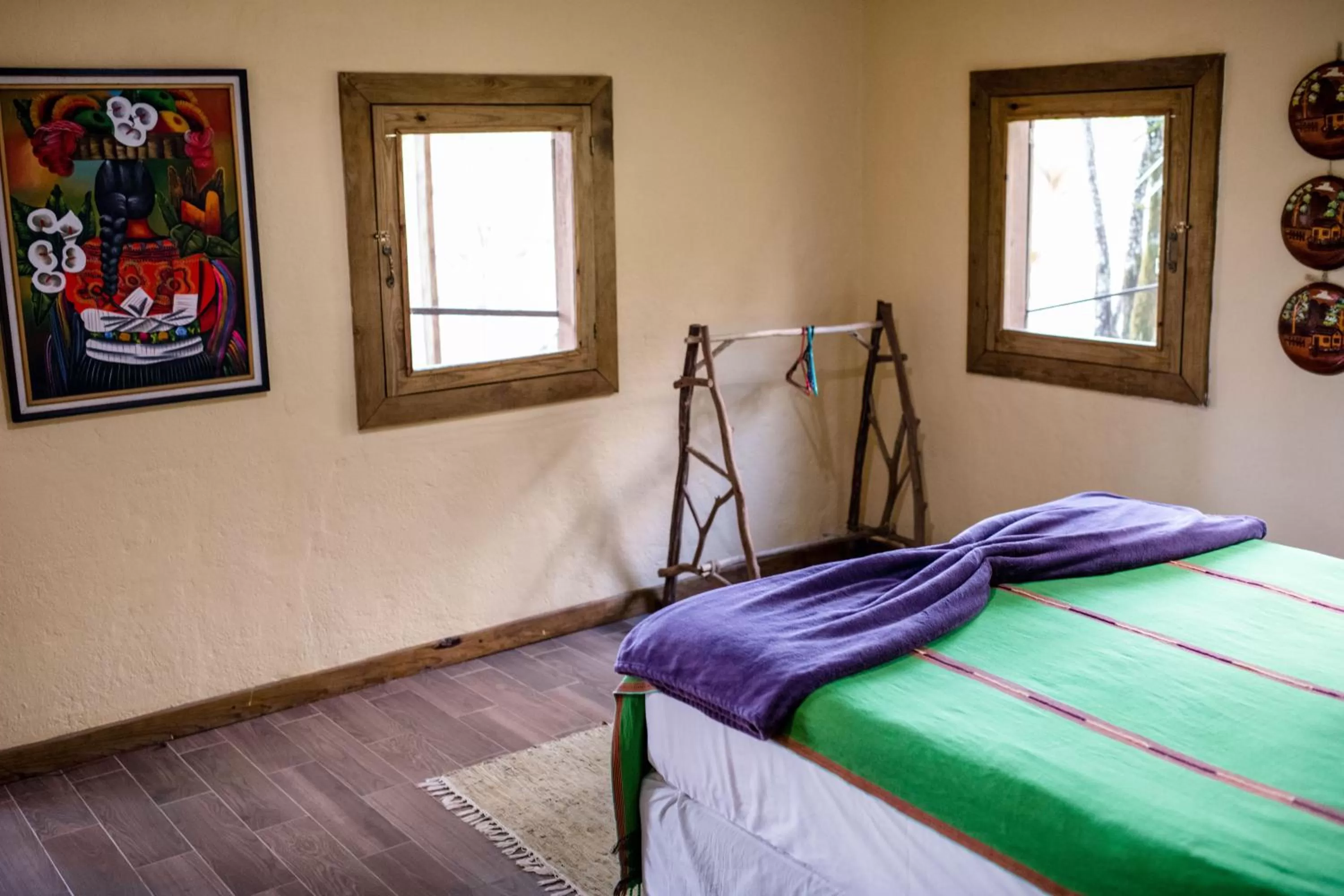 Decorative detail, Bed in Pine Ridge Lodge