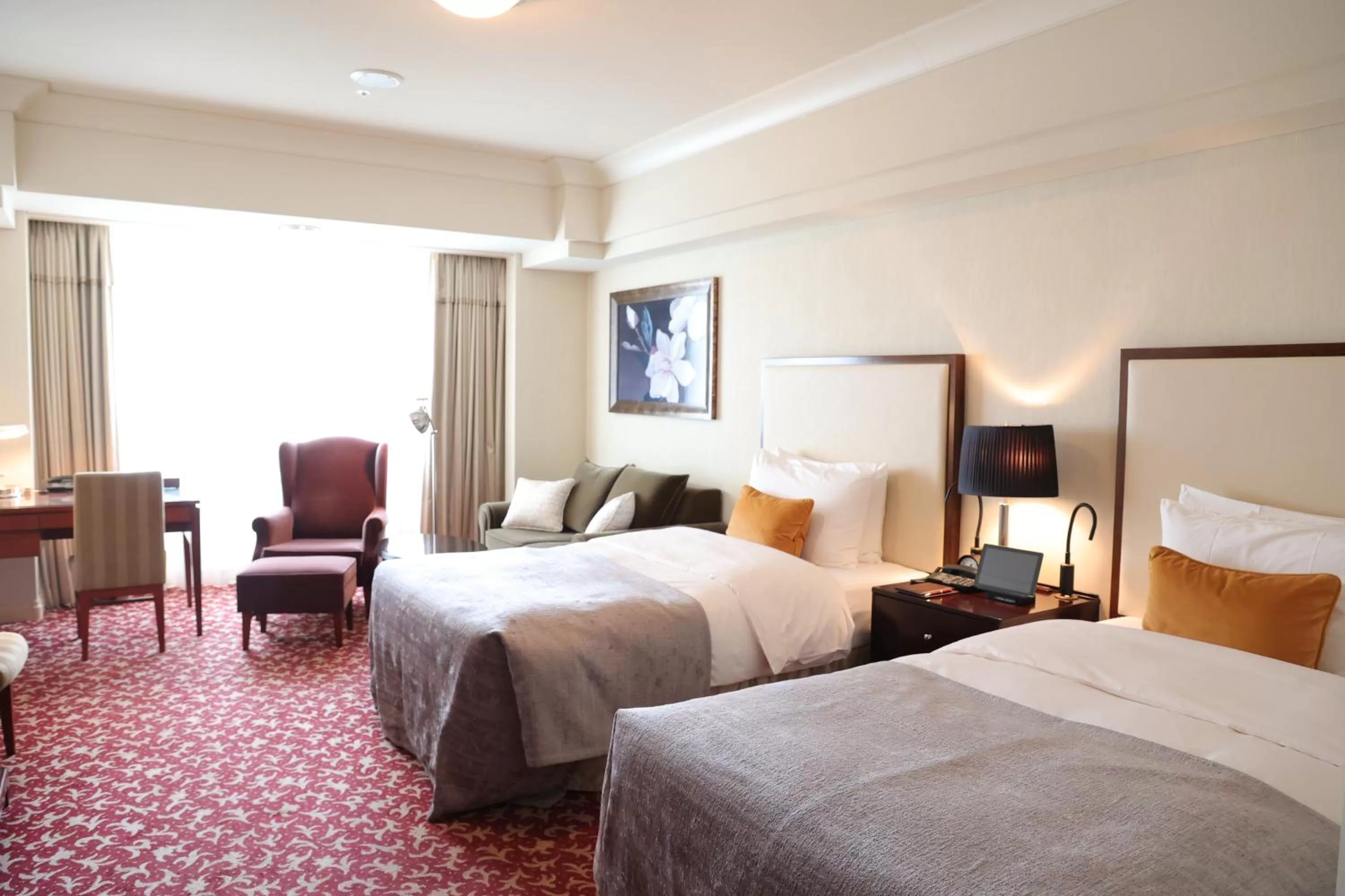 Photo of the whole room, Bed in Imperial Hotel Tokyo