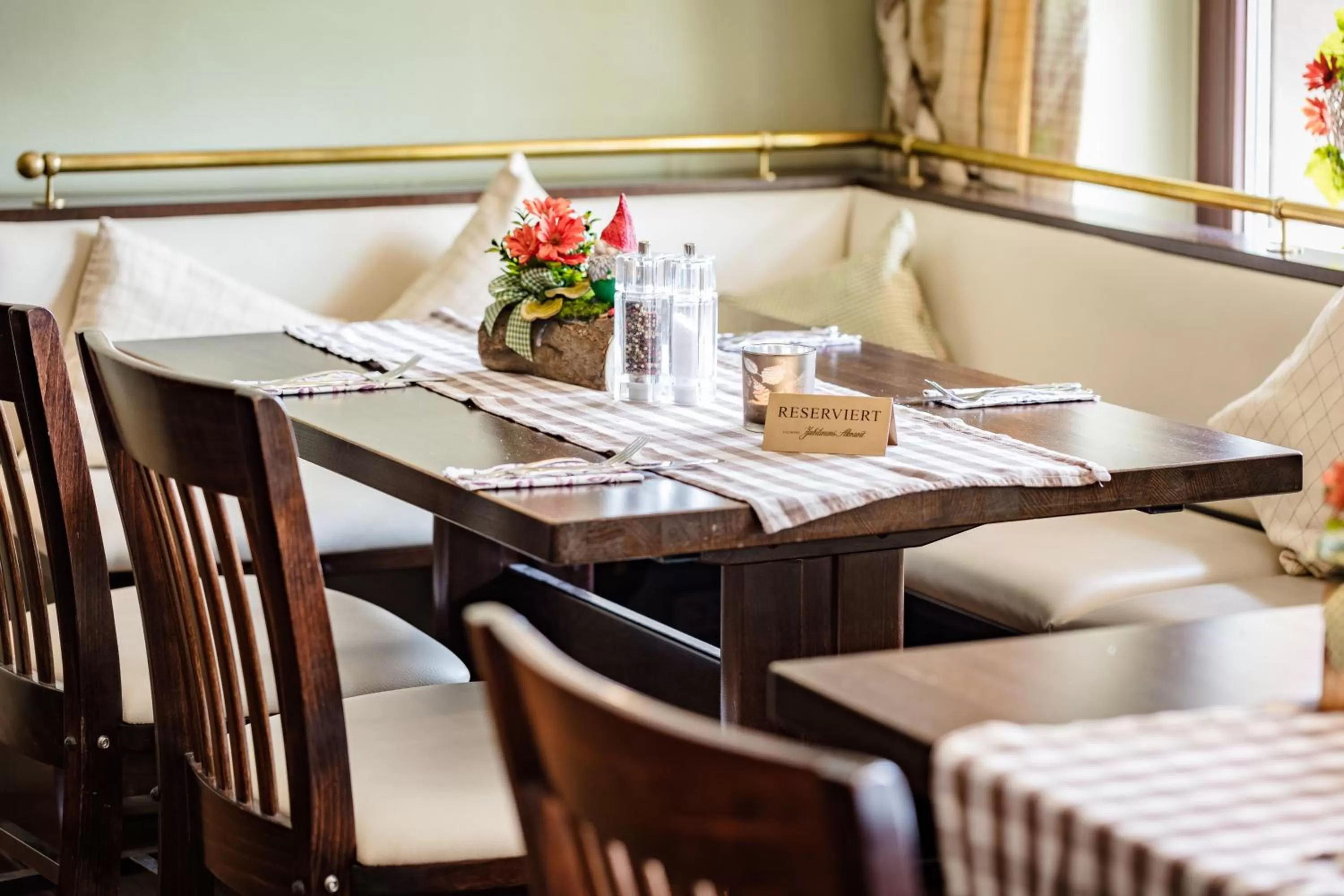 Restaurant/places to eat in Hotel Zum Zeppelin Hamburg