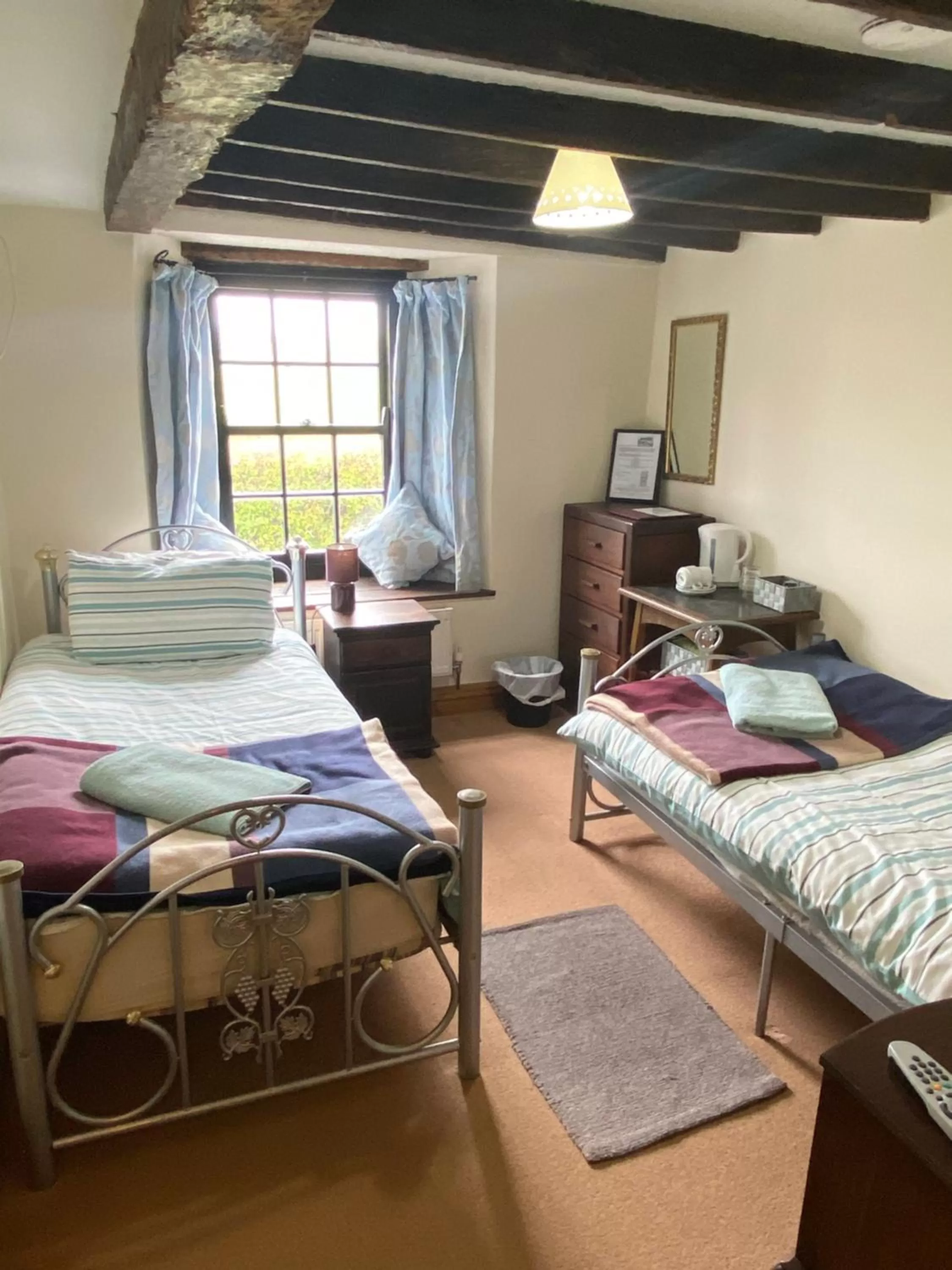 Bed in The crown inn Longtown