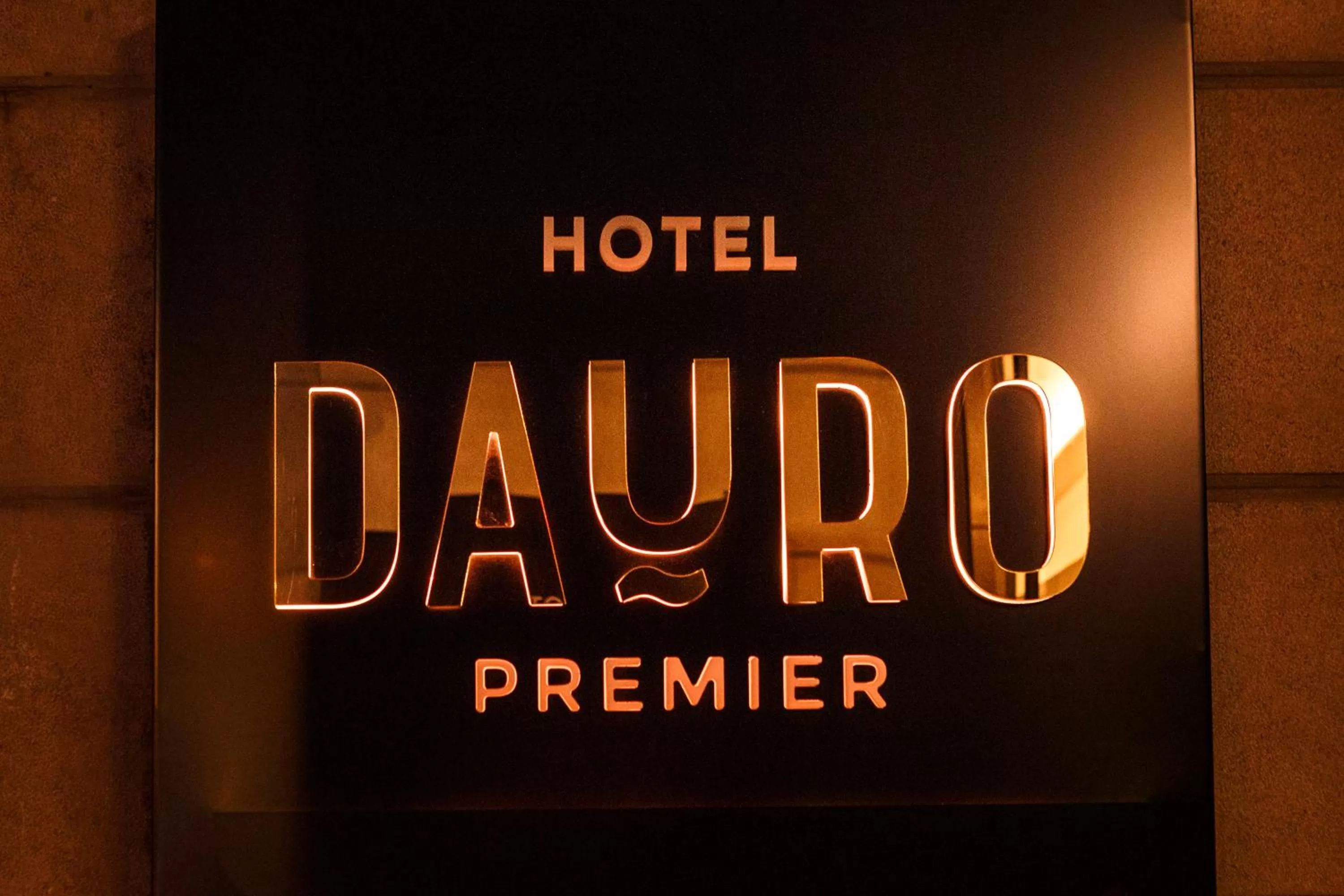 Logo/Certificate/Sign in Hotel Dauro Premier