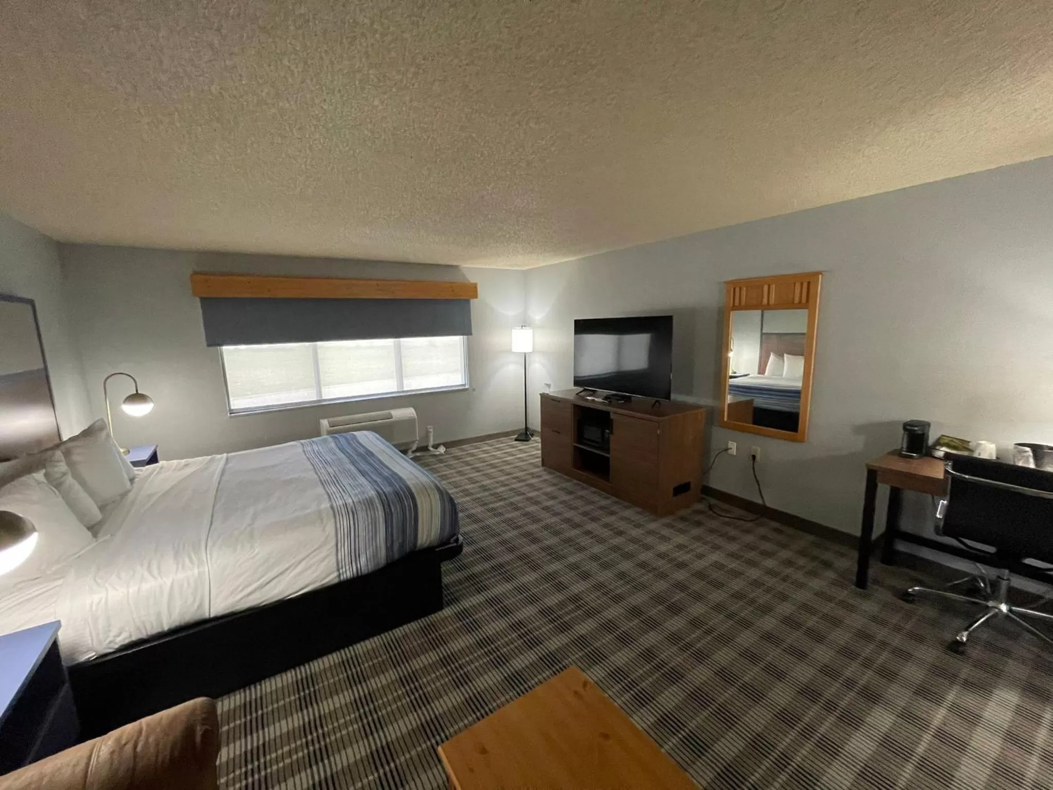 TV and multimedia, Bed in AmericInn by Wyndham Sayre