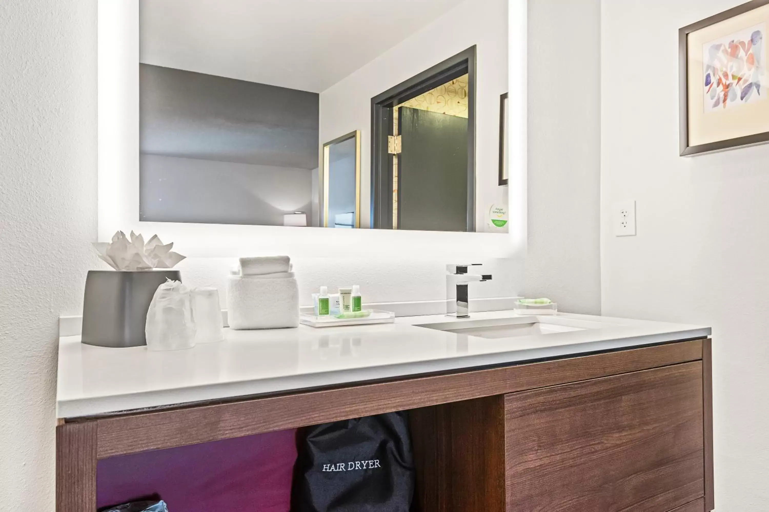 King Room - Mobility Access/Hearing Accessible in Holiday Inn - St. Petersburg West, an IHG Hotel King Room - Mobility Access/Hearing Accessible in Holiday Inn - St. Petersburg West, an IHG Hotel