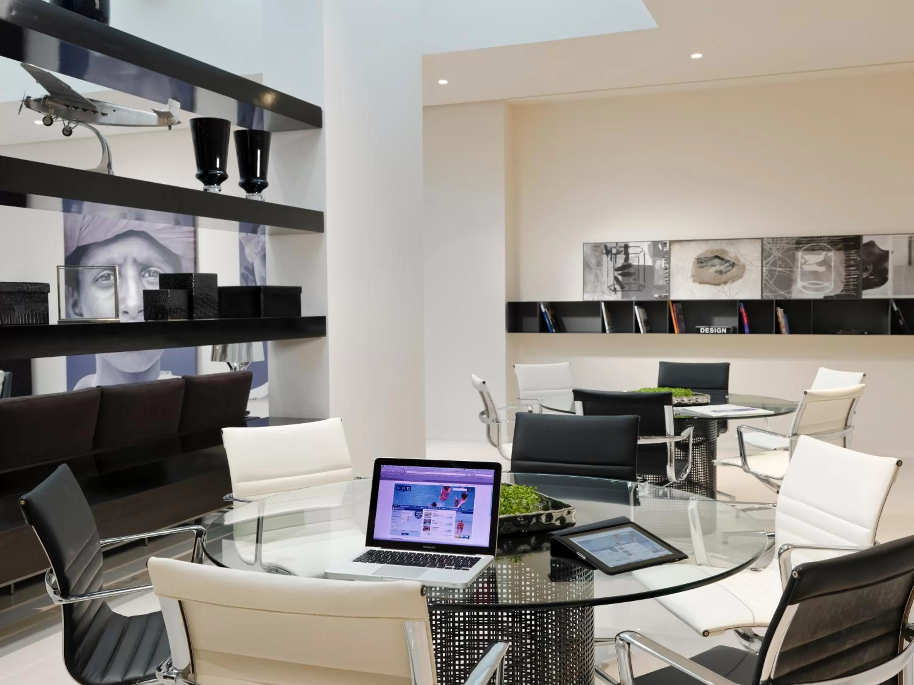 TV and multimedia in H10 Berlin Ku'Damm