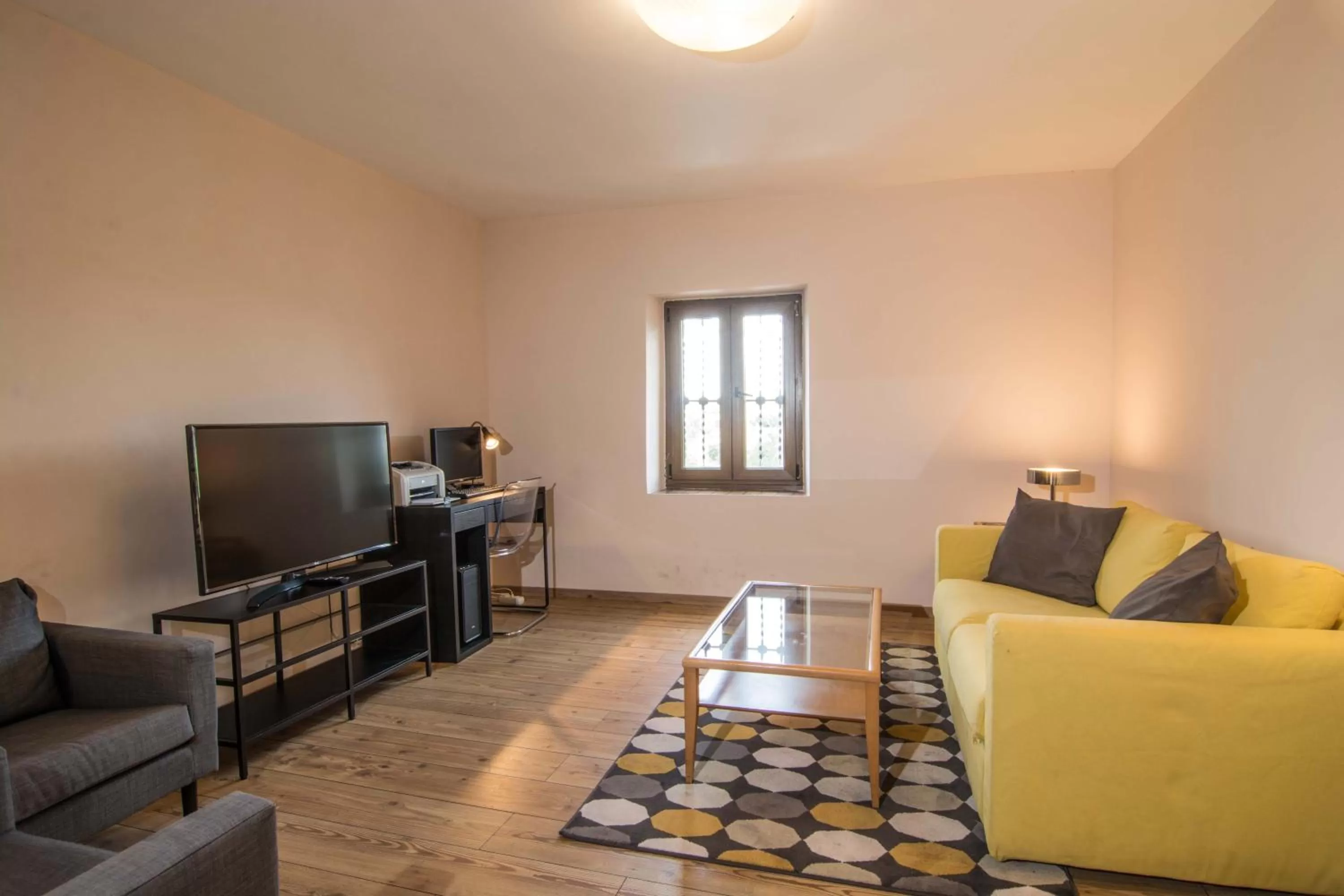 Seating area in Hotel Los Cigarrales