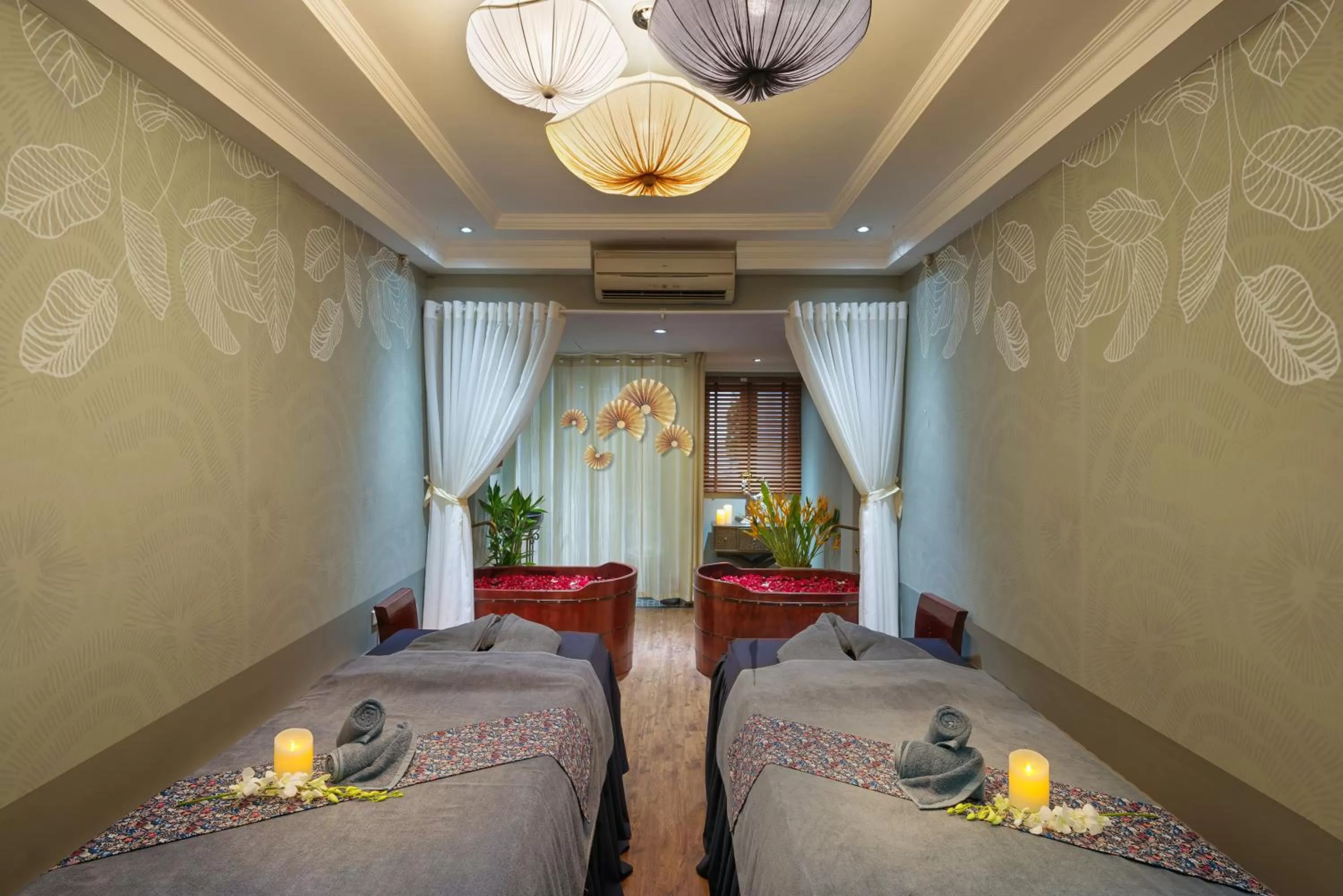 Massage, Bed in Hanoi Center Silk Hotel & Travel