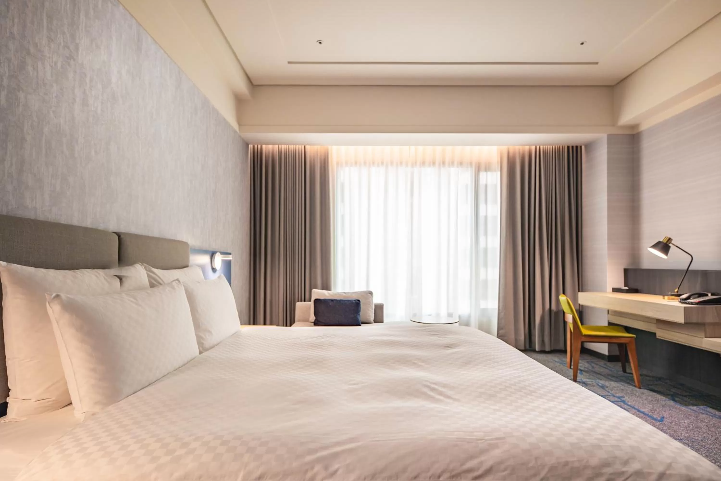 Photo of the whole room, Bed in Miramar Garden Taipei