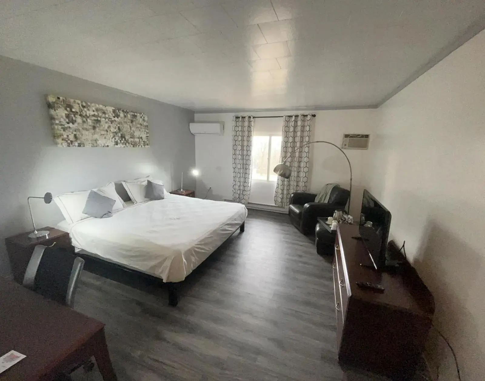 King Room in Rainbow Mountain Resort - LGBTQ Friendly King Room in Rainbow Mountain Resort - LGBTQ Friendly