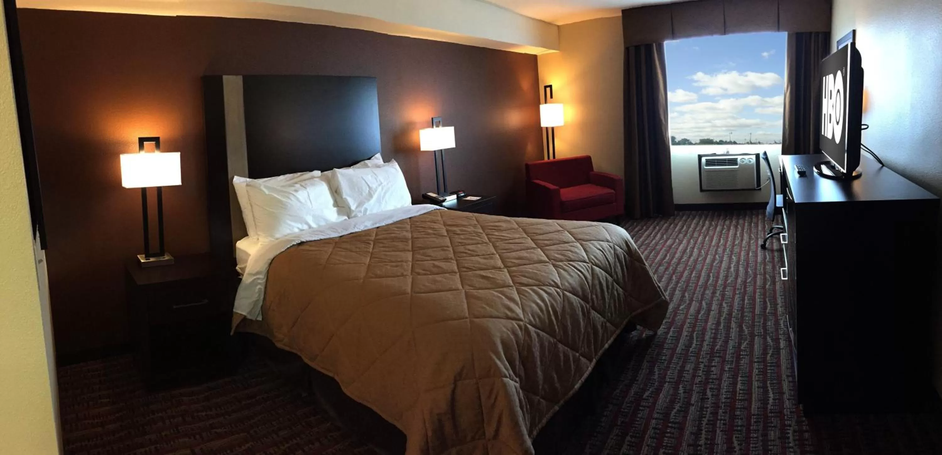 Bedroom, Bed in Quality Inn & Suites Tacoma - Seattle